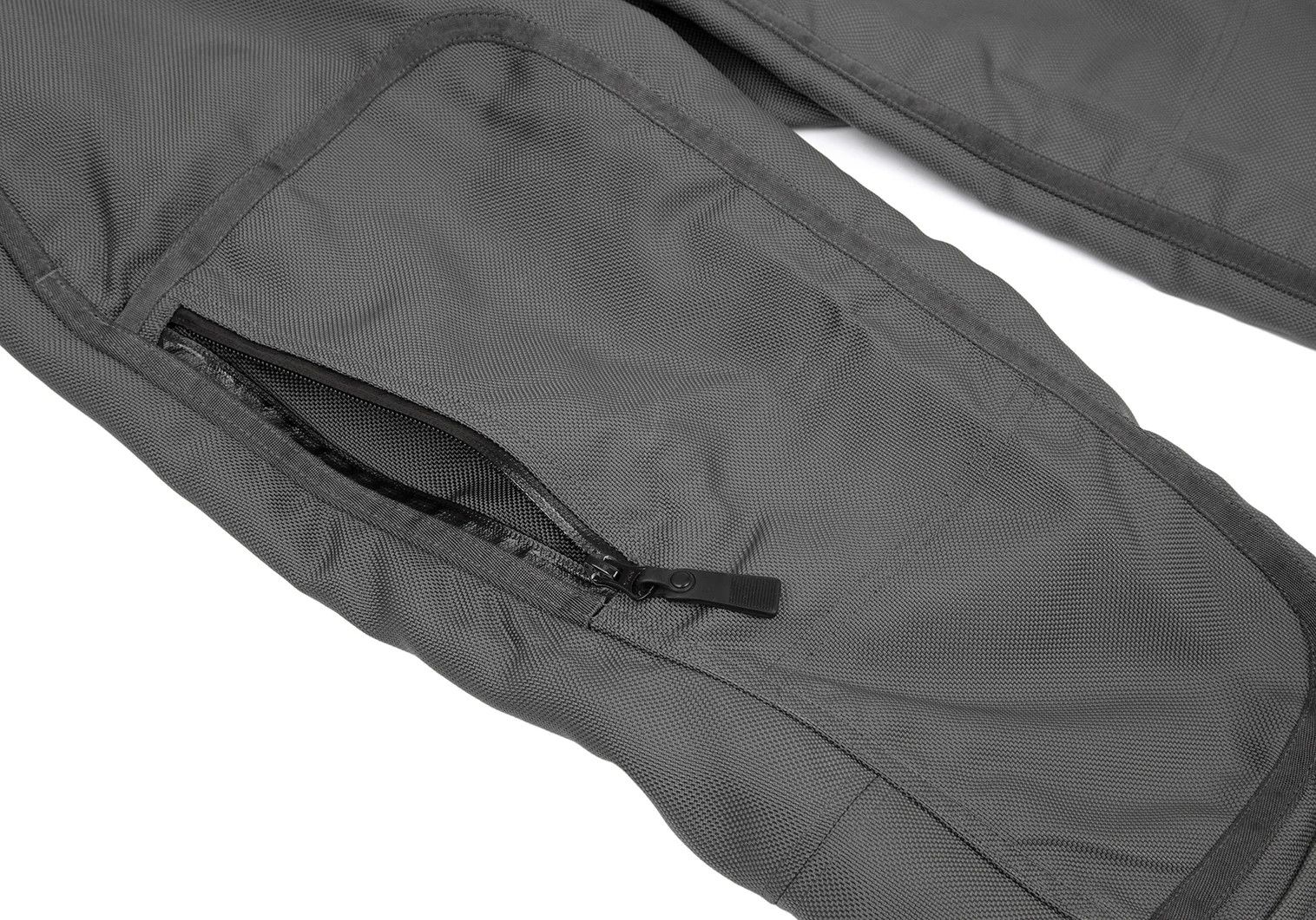 Issey Miyake Multi-Pocket Cargo Pants in Gray Size US 32 / EU 48 - 8 Thumbnail