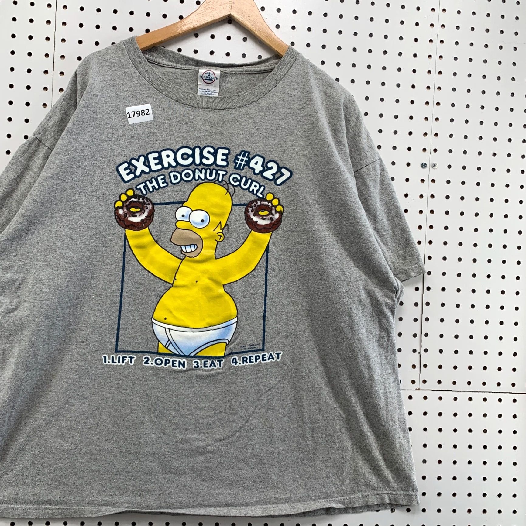 Vintage VINTAGE The Simpsons Funny Naked Workout Graphic T-Shirt Adult 2XL Gray Short Sleeve Cartoon Mens Size US XXL / EU 58 / 5 - 4 Thumbnail