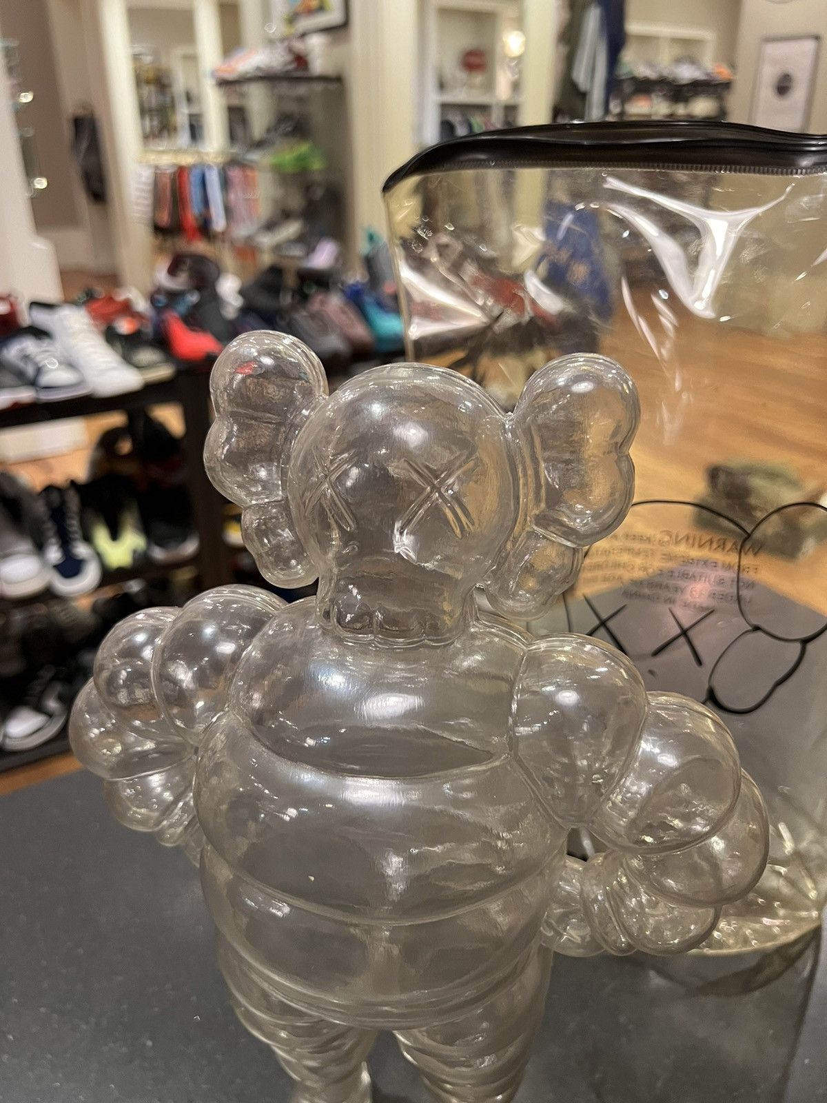 Kaws 2002 Kaws Chum Clear 841/1000 limited collectible figure Size ONE SIZE - 2 Thumbnail