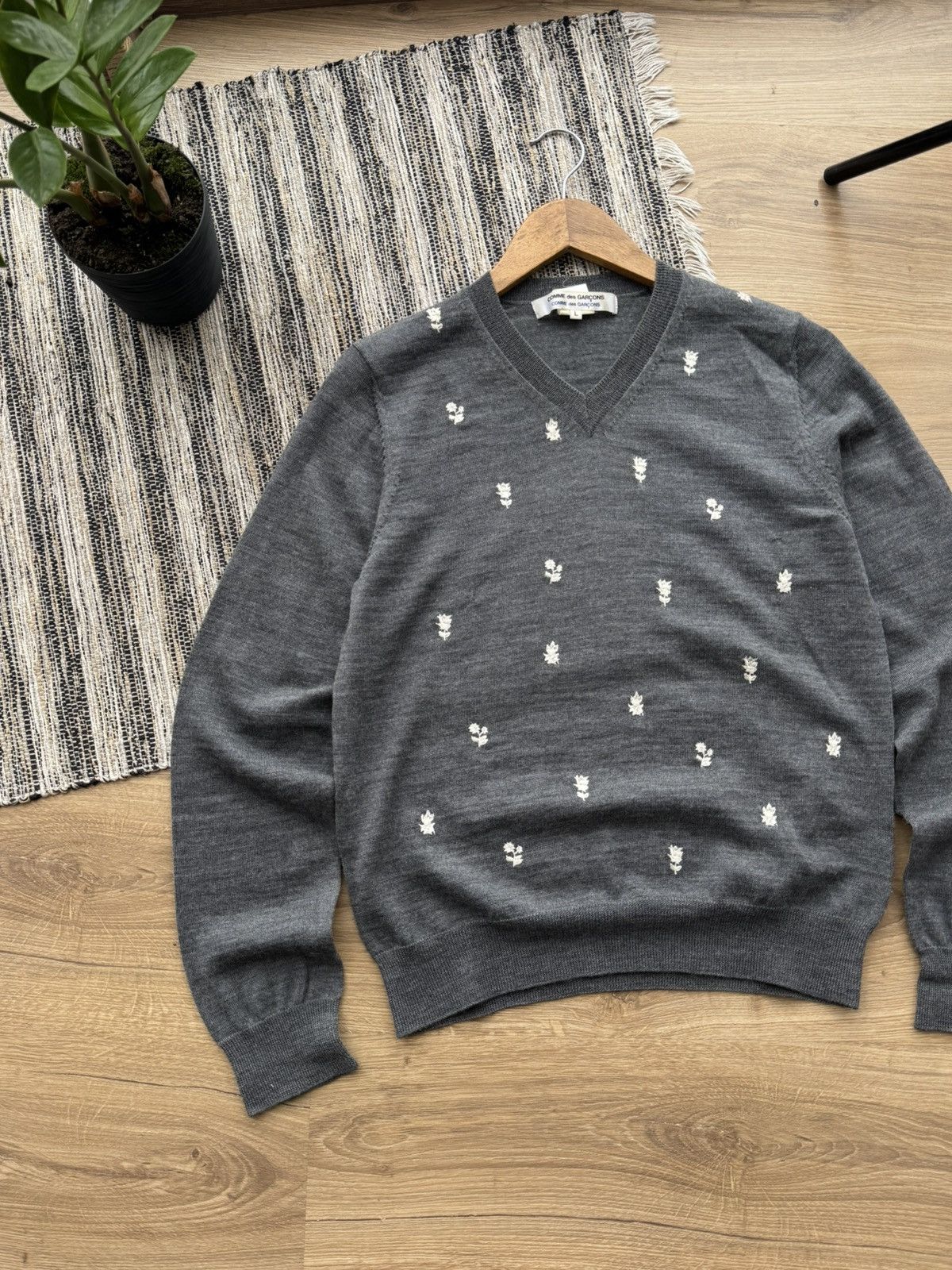 Comme des Garcons Vintage Comme Des Garcons Design Floral Sweater Women Size L / US 10 / IT 46 - 4 Thumbnail