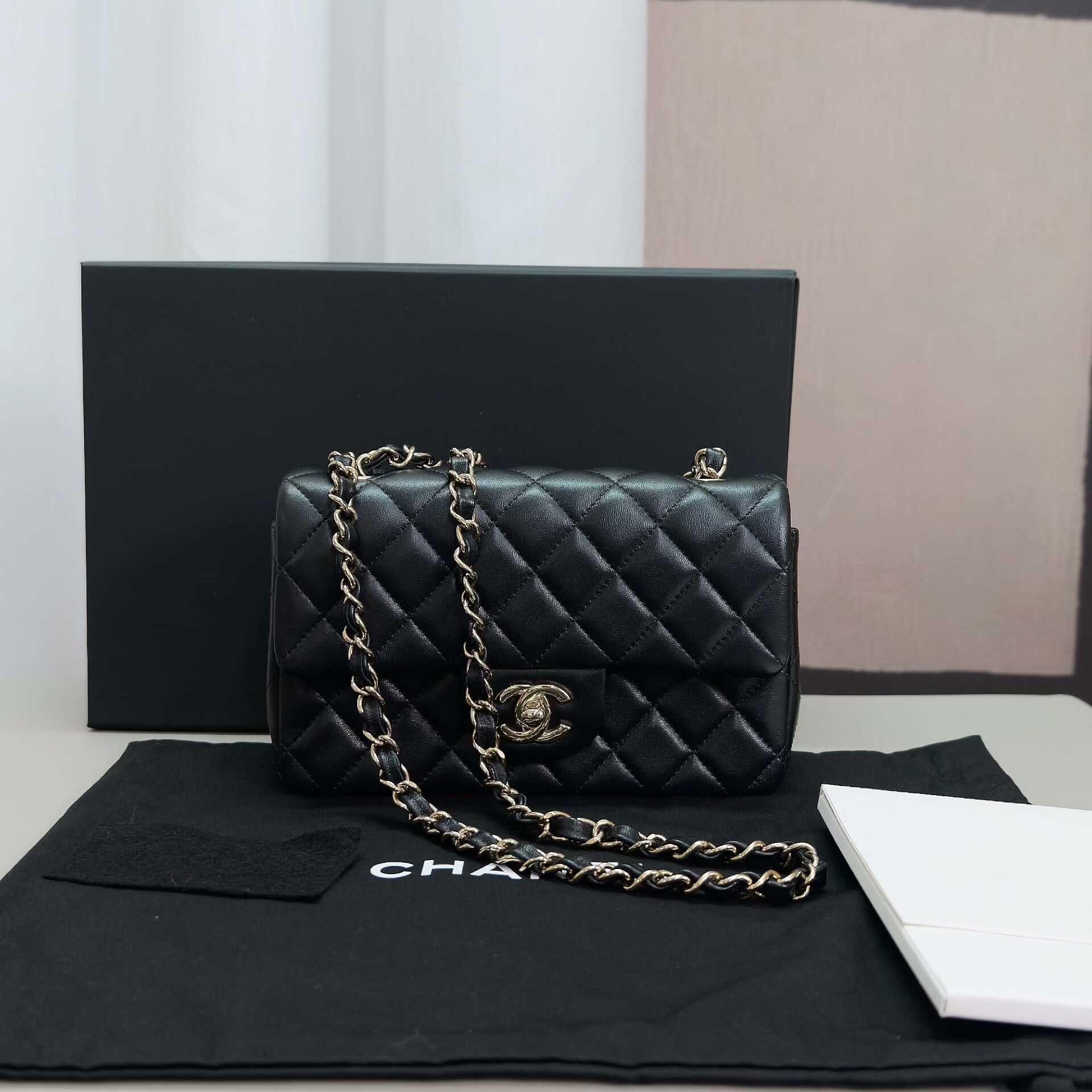 Chanel Pre-loved Bag Very good condition Size ONE SIZE - 1 Thumbnail