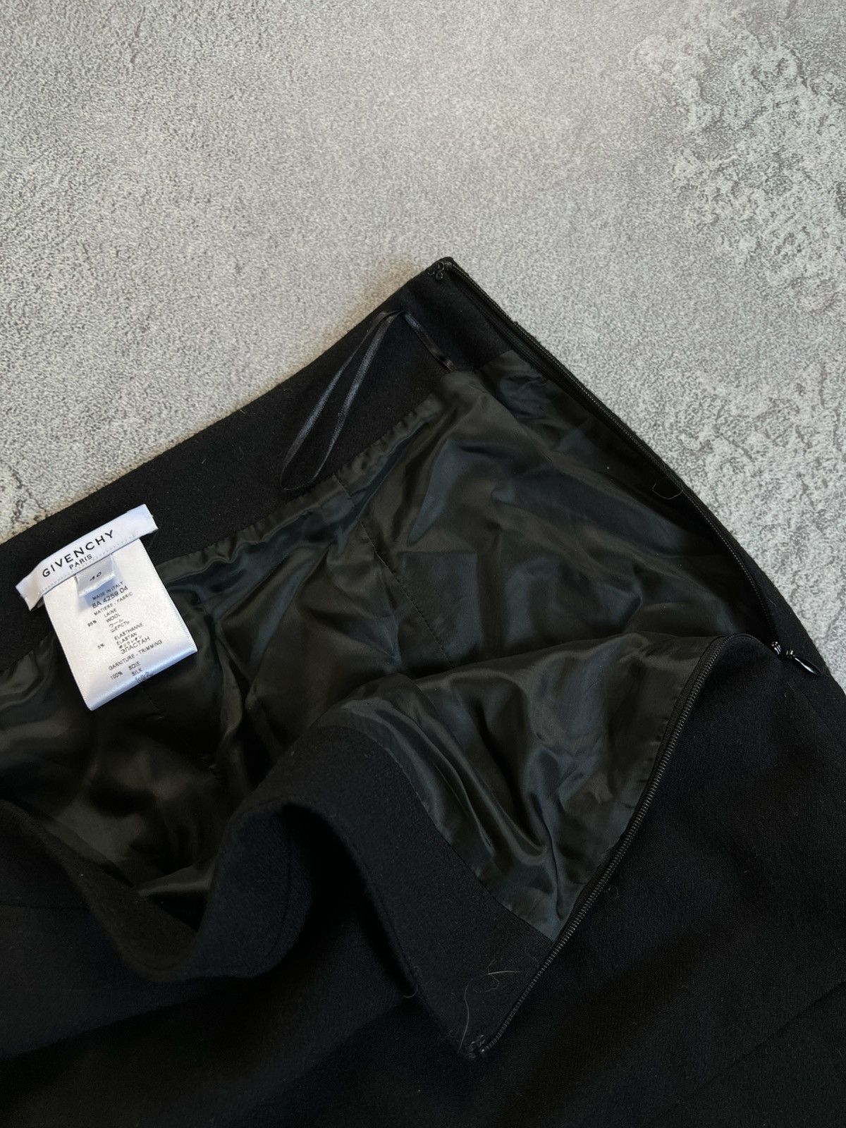 Givenchy Givenchy Black Virgin Wool Mini Pencil Skirt Mermaid Sz 40 Size 27" / US 4 / IT 40 - 4 Thumbnail