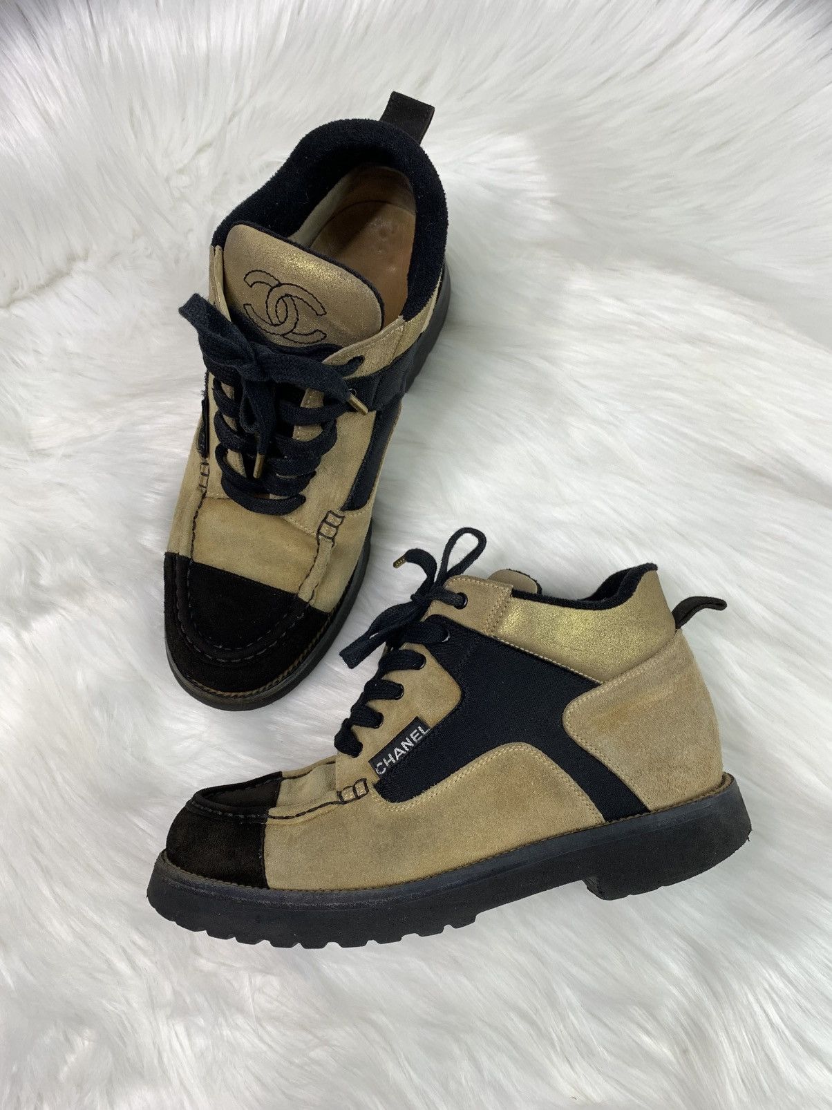 Chanel Chanel Vintage CC Logo Suede Hiking Boots 37/38 Size Size US 7 / IT 37 - 4 Thumbnail