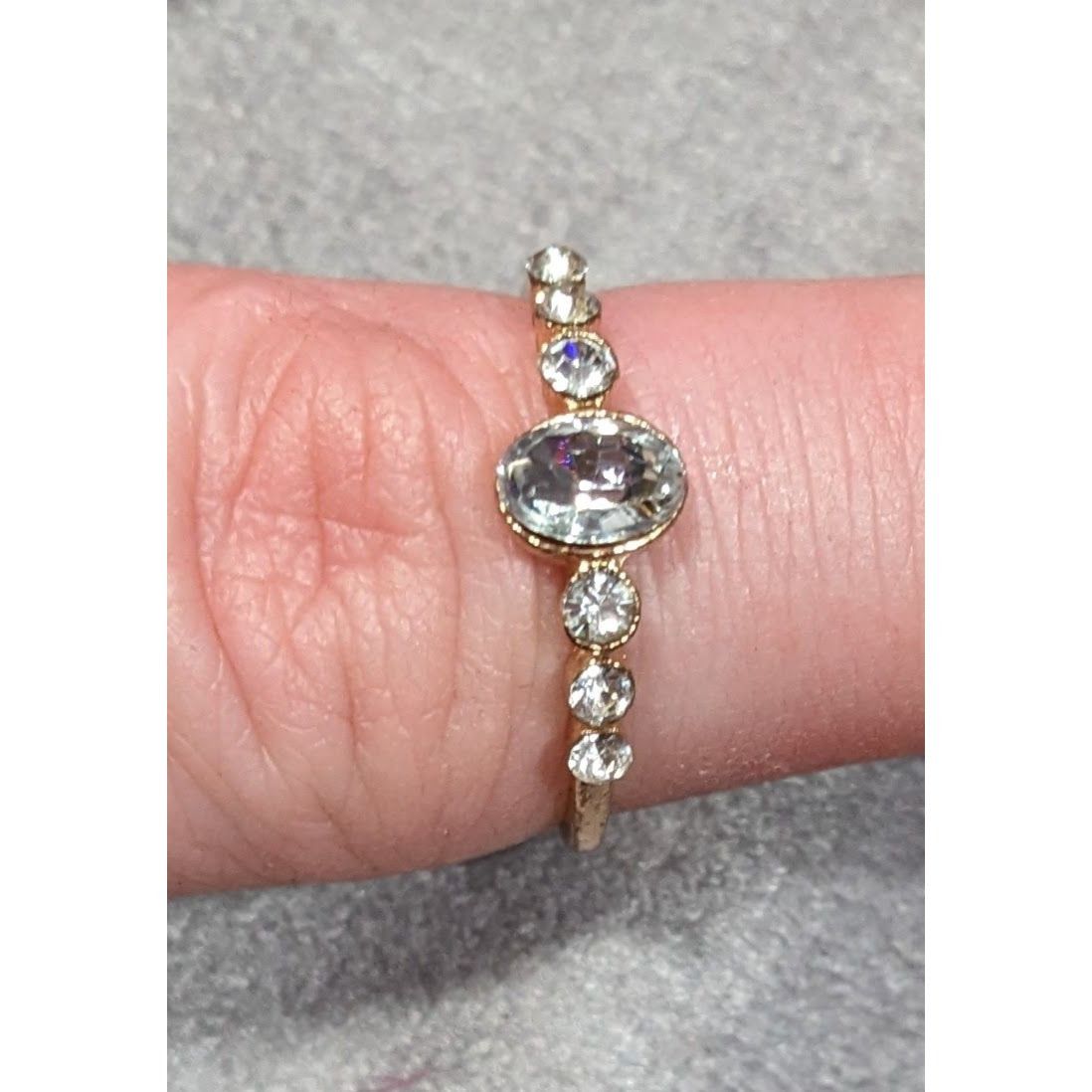 Other Elegant Glam Gold Tone Clear Gemmed Ring Size 7 1/4 Size ONE SIZE - 10 Thumbnail
