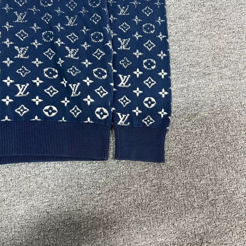 Louis Vuitton Louis Vuitton Full print age print gradient knitwear 2505-N Size US L / EU 52-54 / 3 - 3 Thumbnail