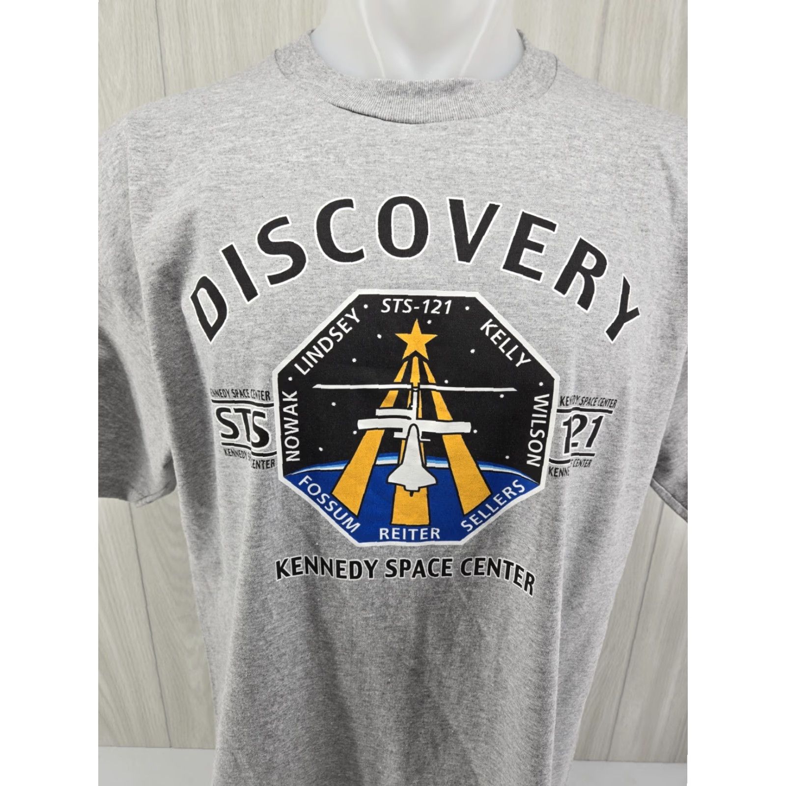 Delta VINTAGE Delta Kennedy Space Center Print Graphic Gray T Shirt XL Men Crew Neck Short Sleeve Size US XL / EU 56 / 4 - 3 Thumbnail