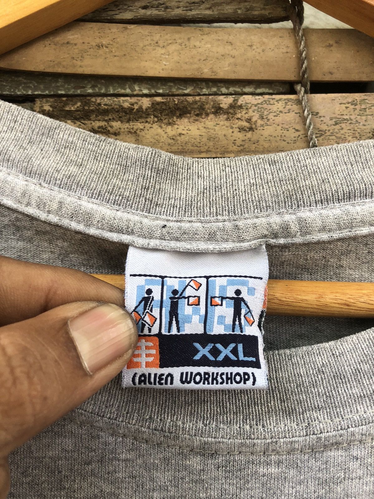 🔥Vintage 90s🔥RARE Distressed Alien Workshop Tee