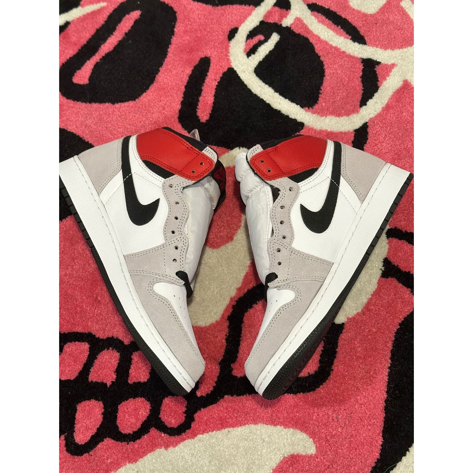 Jordan Brand × Nike Jordan 1 Retro High Light Smoke Grey GS – Size 6.5Y – New Size US 6 / EU 39 - 4 Thumbnail
