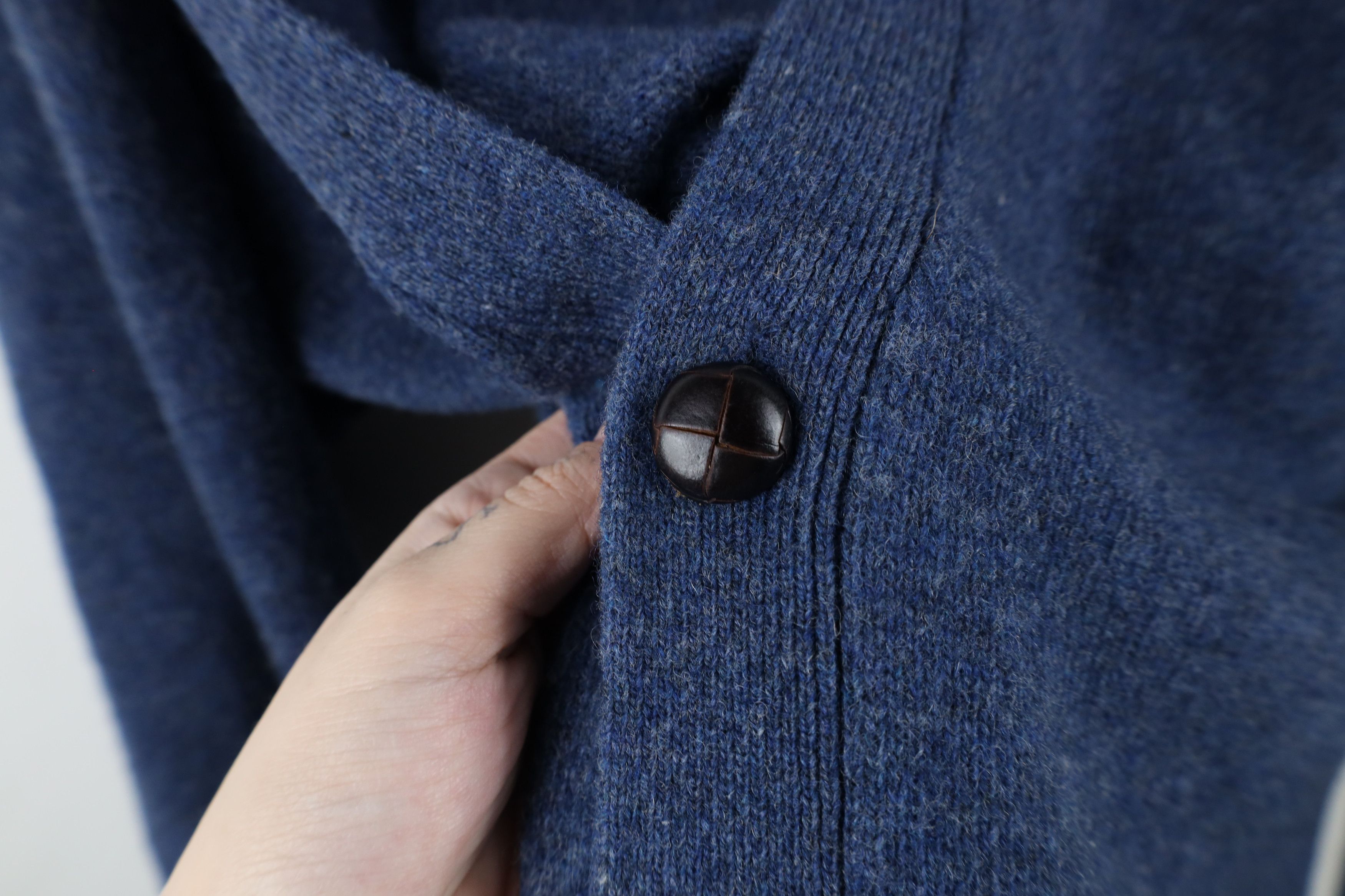 Vintage Vintage 90s Streetwear Lambswool Knit Cardigan Sweater Blue Size US XL / EU 56 / 4 - 4 Thumbnail