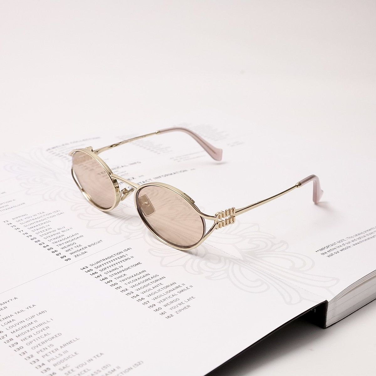 MIU MIU 0MU 52YS SUNGLASSES