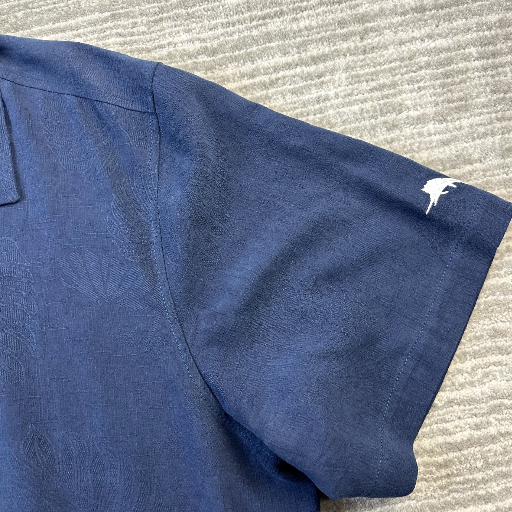 Tommy Bahama Tommy Bahama Shirt Mens XL Blue Silk Panel Back Tropical Touchdown/Island Zone Button-Up Short Sleeve Geometric Pattern Casual Travel Size US XL / EU 56 / 4 - 5 Thumbnail