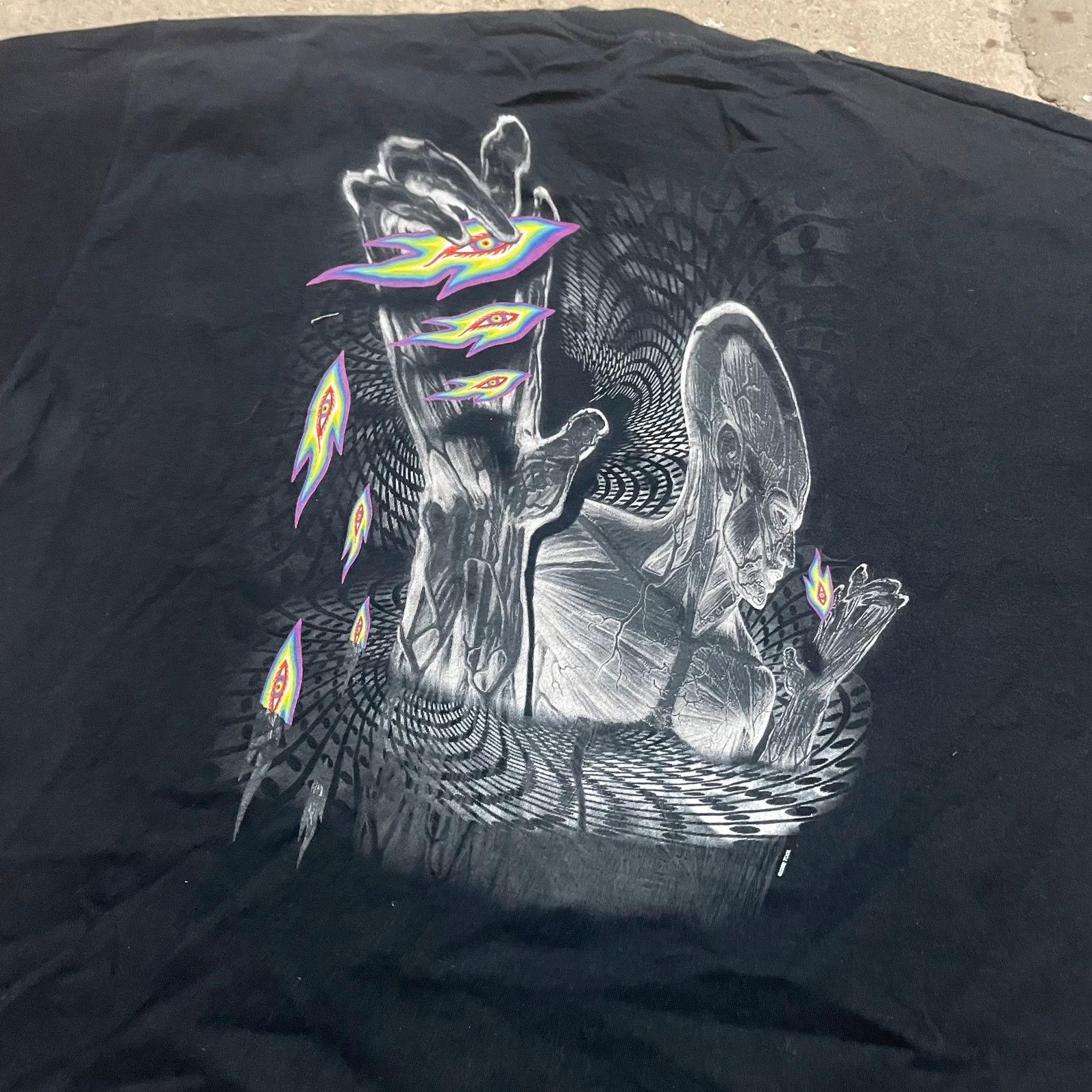 Band Tees Vintage 2002 tool t-shirt Size US XL / EU 56 / 4 - 4 Thumbnail