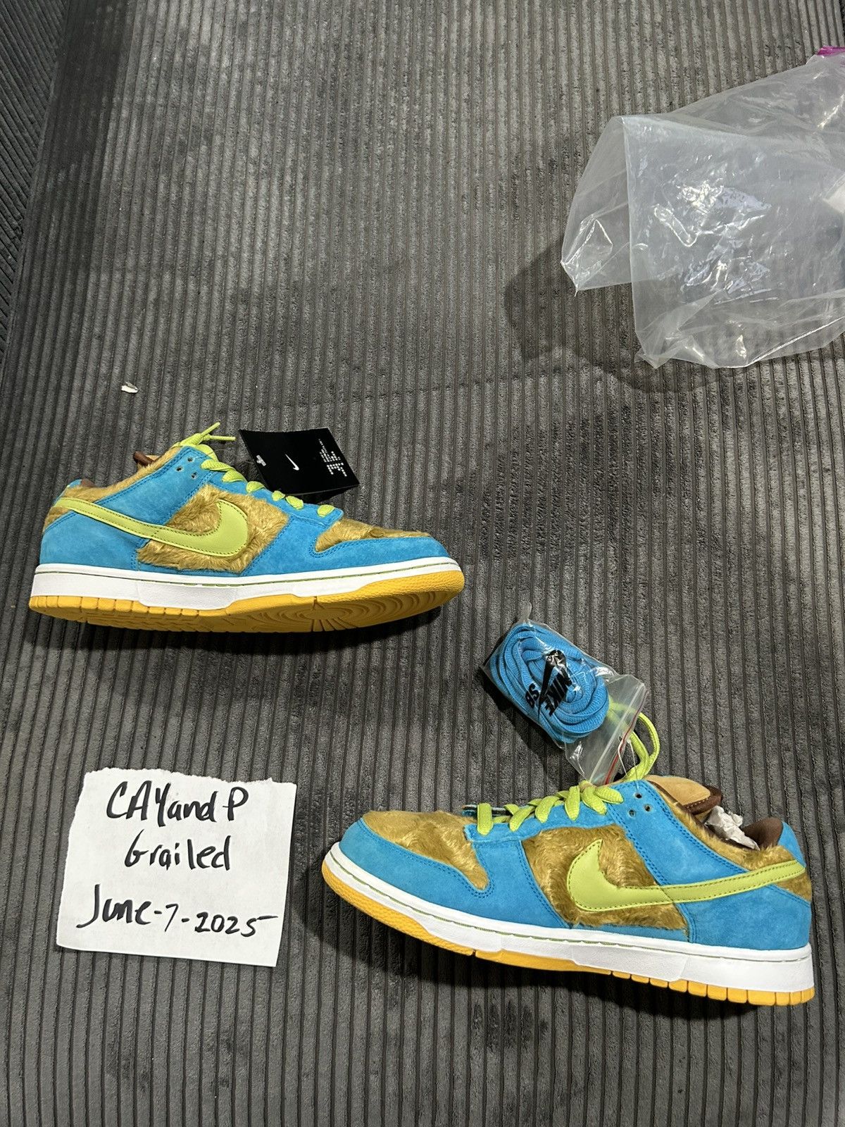 Vintage NIKE SB BABY BEAR Size US 11 / EU 44 - 3 Thumbnail