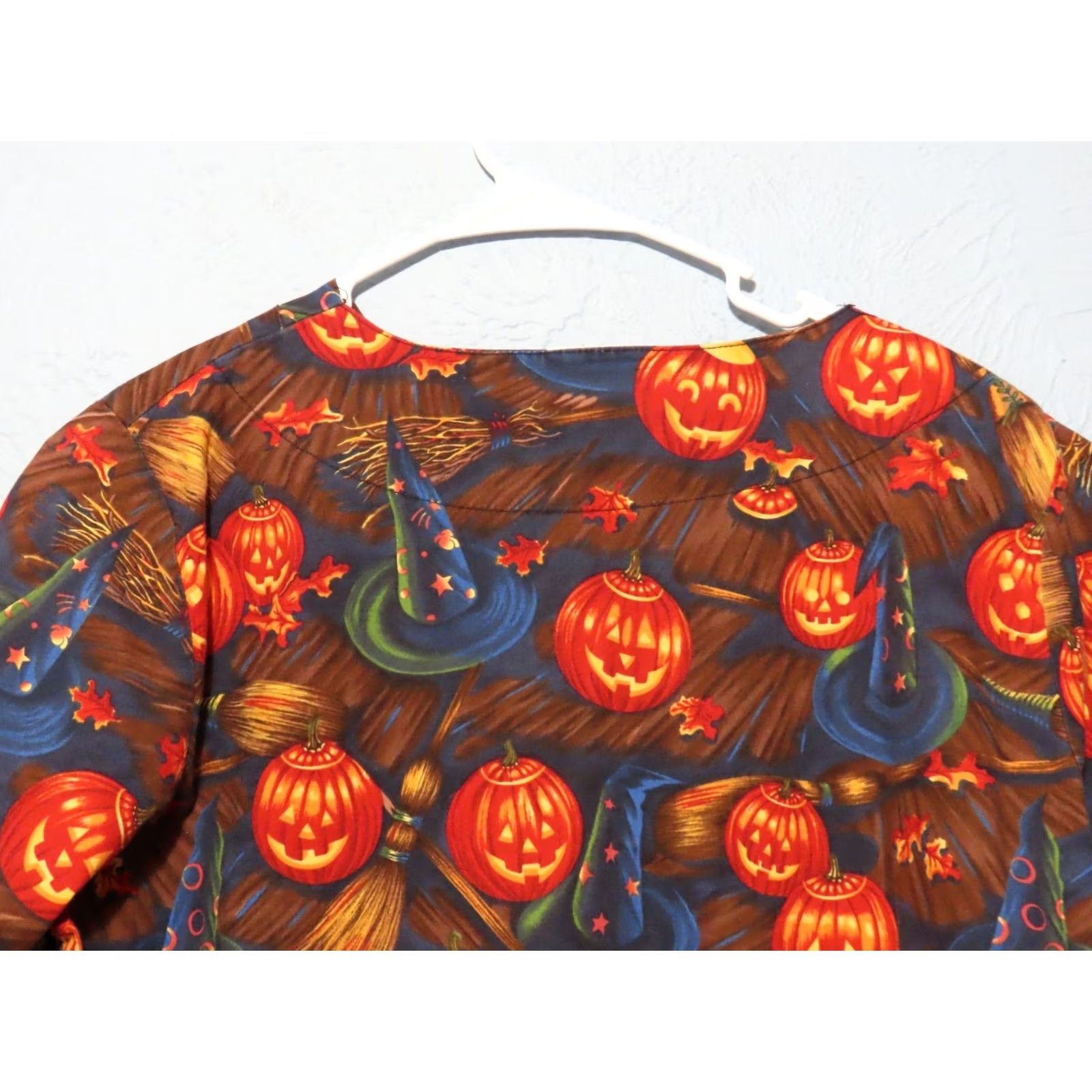 Vintage READ Halloween Jack O Lantern Women XL Scrub Top Hello Kitty Patterned Black Medical Size XL / US 12-14 / IT 48-50 - 6 Thumbnail