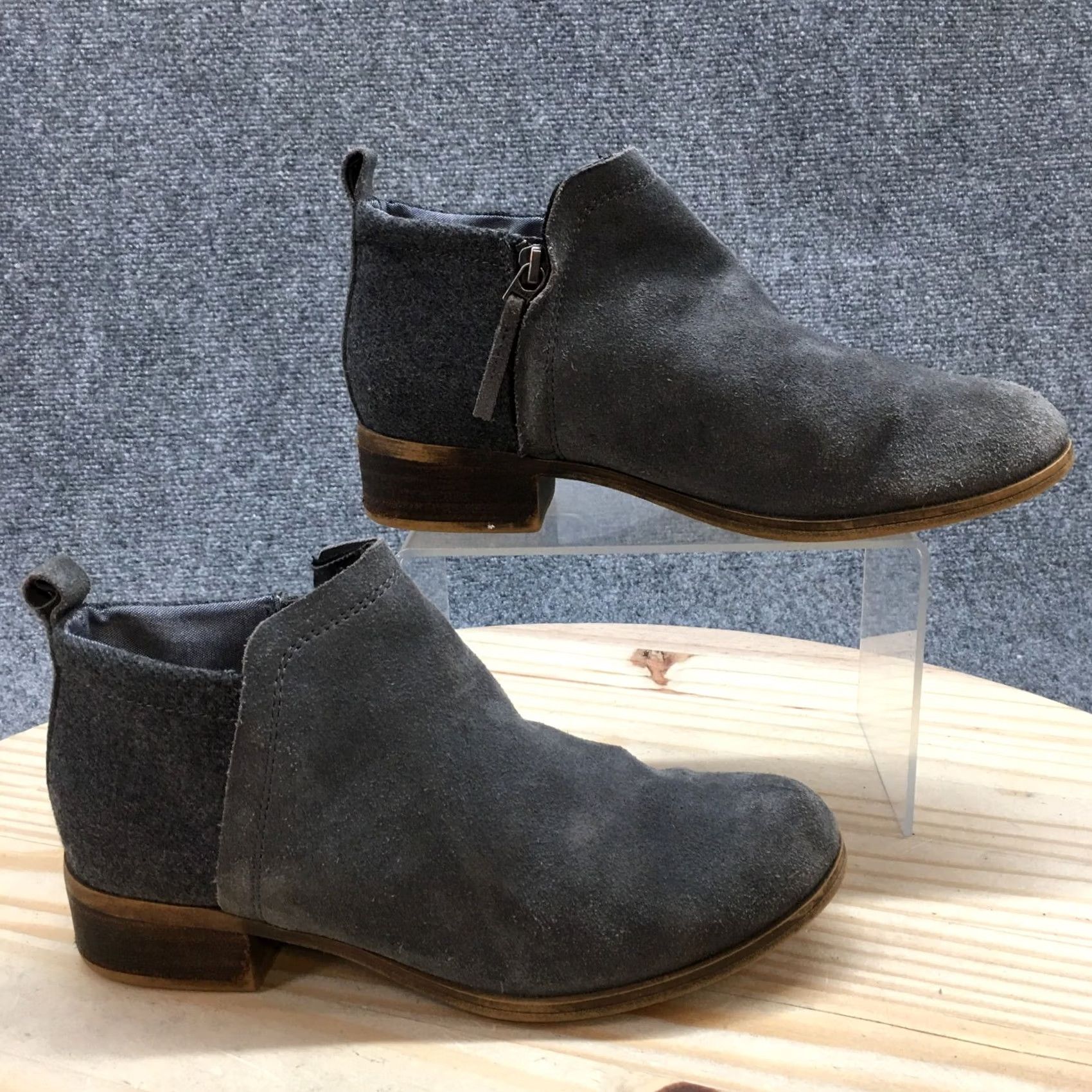 Toms Toms Boots Womens 7 Gray Deia Ankle Bootie Side Zip Suede Casual 10009621 Boots Shoes Gray Suede Ankle Bootie Casual Womens 7 Mens Womens Size US 7 / IT 37 - 2 Thumbnail