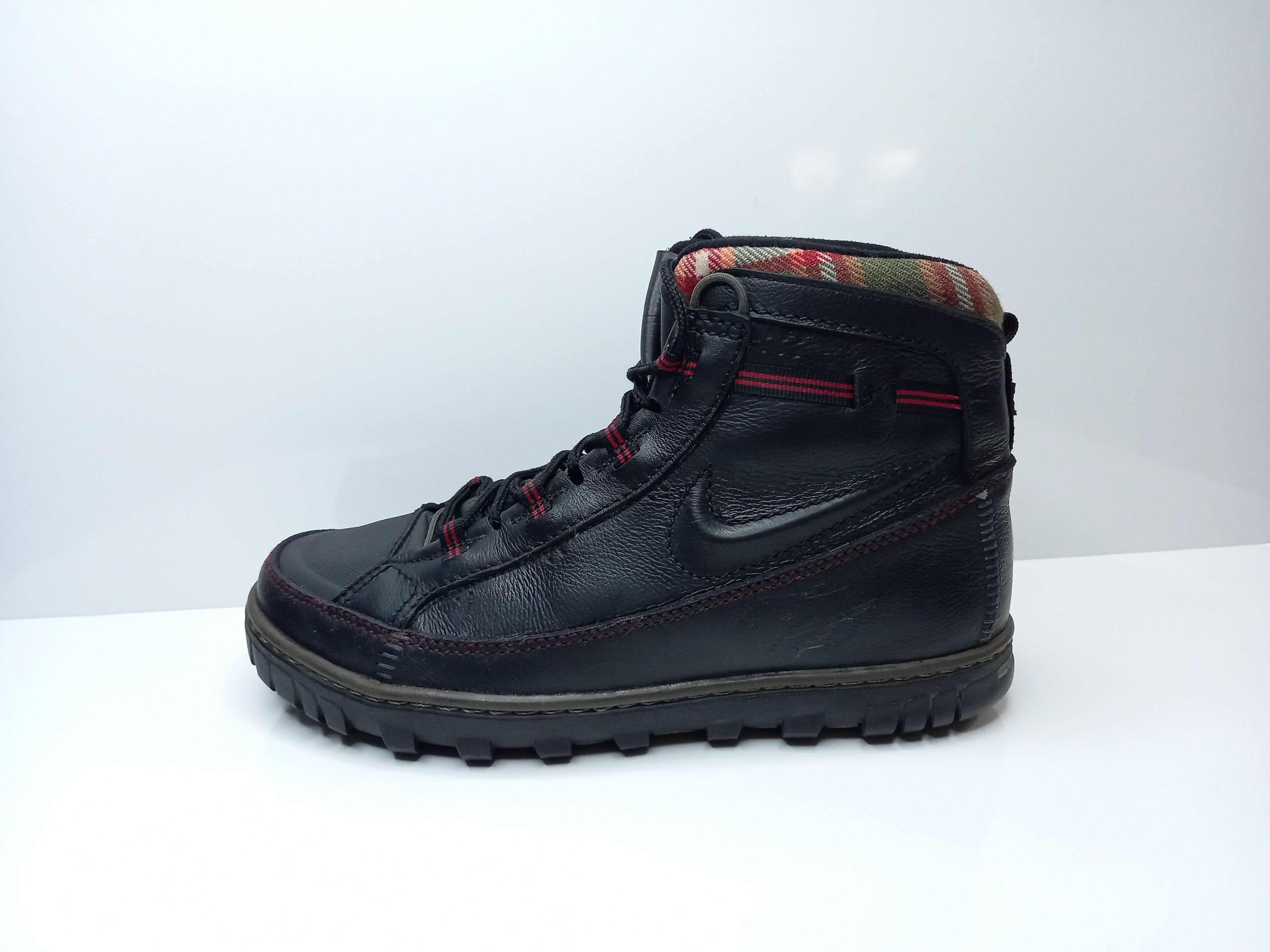 acg leather boots