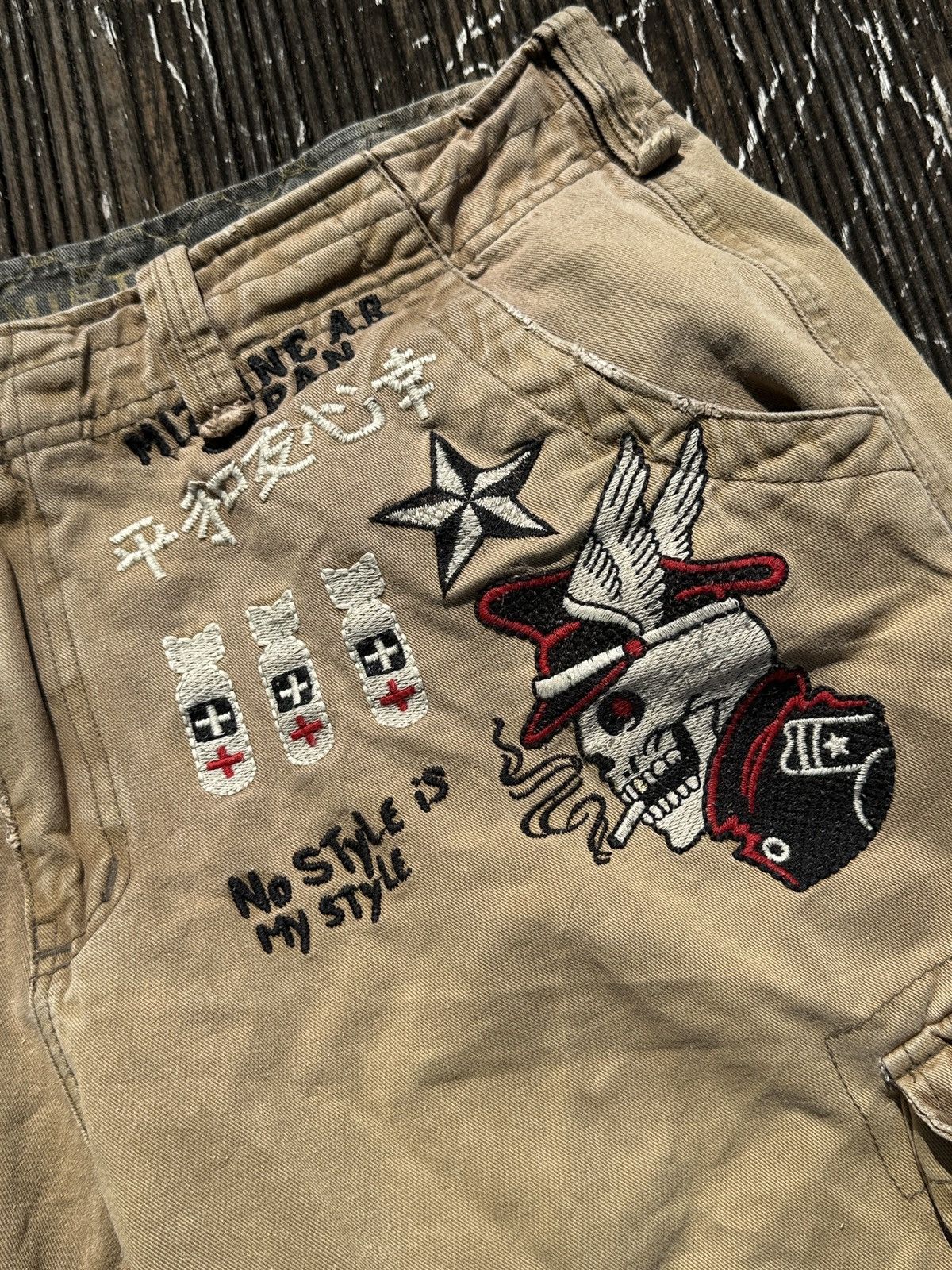 Christian Audigier × Ed Hardy × Japanese Brand Minute Mirth X Ed Hardy Cargo Shorts Size US 38 / EU 54 - 1 Thumbnail