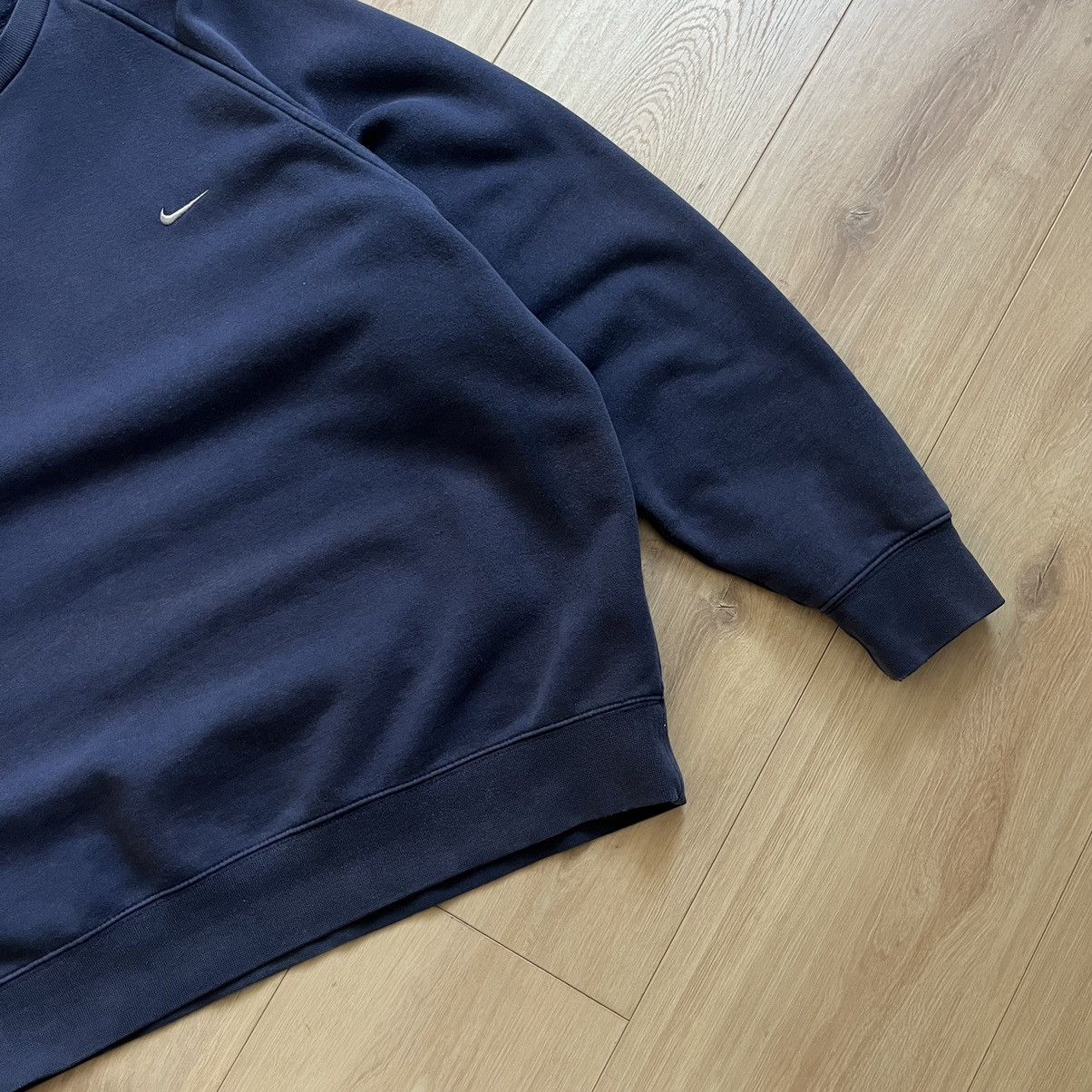 Vintage Vintage Trashed Very Faded Nike Sweatshirt Size US L / EU 52-54 / 3 - 4 Thumbnail