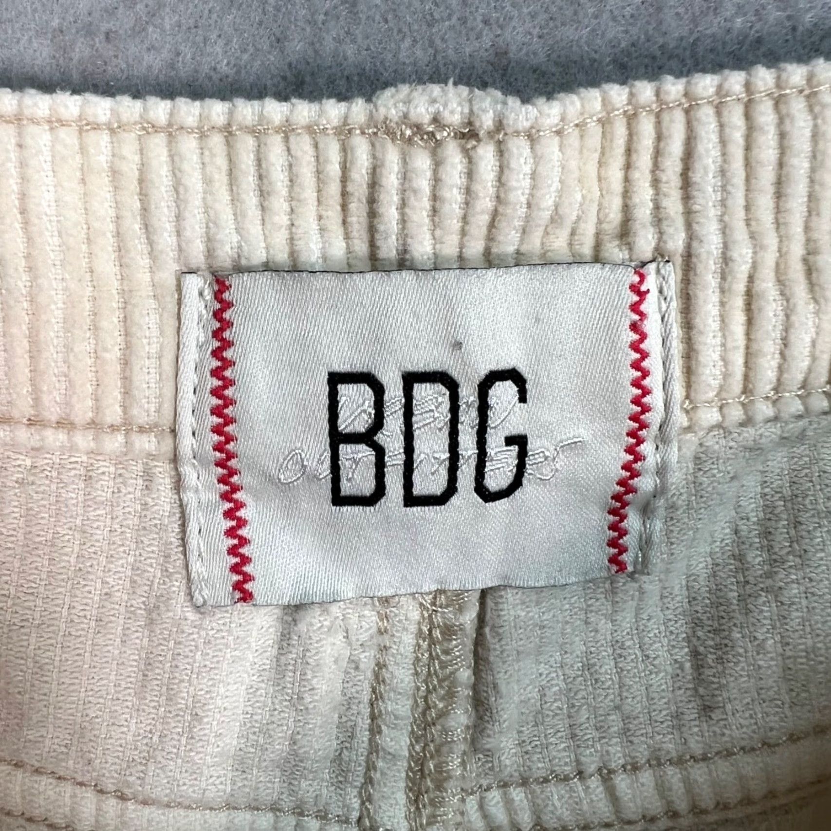 Bdg VINTAGE BDG Womens High Waist Wide Corduroy Pants 26 Beige 100% Cotton Size 26" / US 2 / IT 38 - 3 Thumbnail