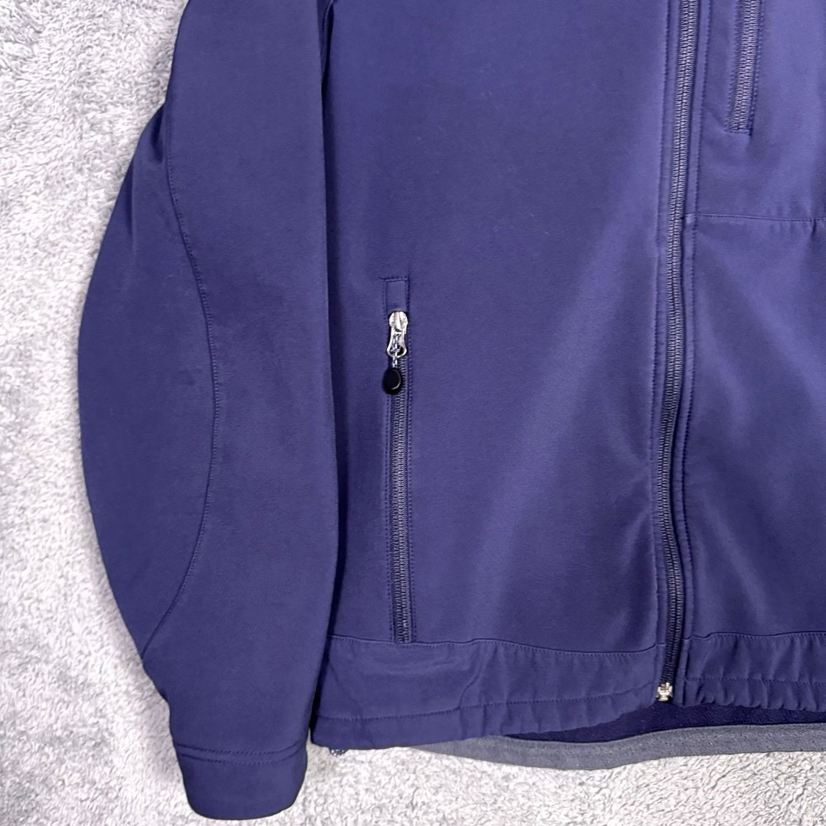 Vintage L.L. Bean Jacket Mens S Full Zip Soft Shell Outdoor Hiking Tech Camping OHHR8 Blue Wall Street Logo Zipper Windbreaker Mid-Length Casual Travel Mens Size US S / EU 44-46 / 1 - 3 Thumbnail