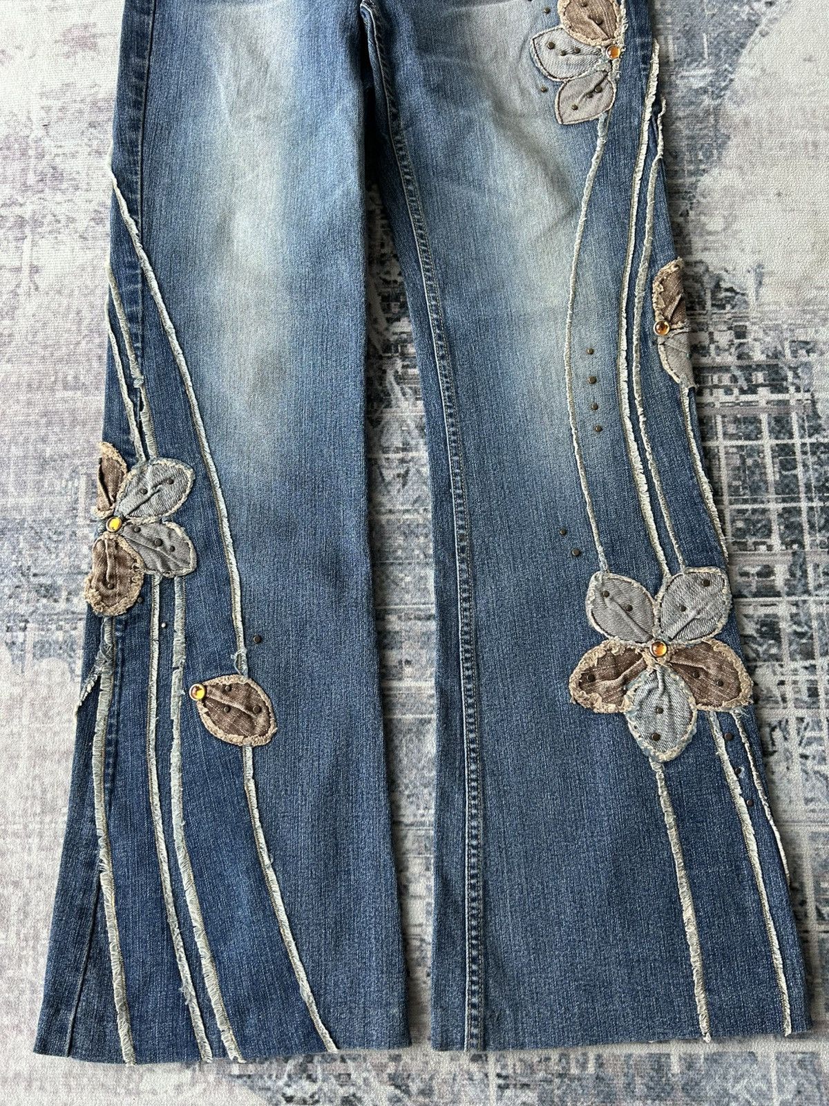 If Six Was Nine Embroidery Flower Flared Pants Size US 29 - 7 Thumbnail