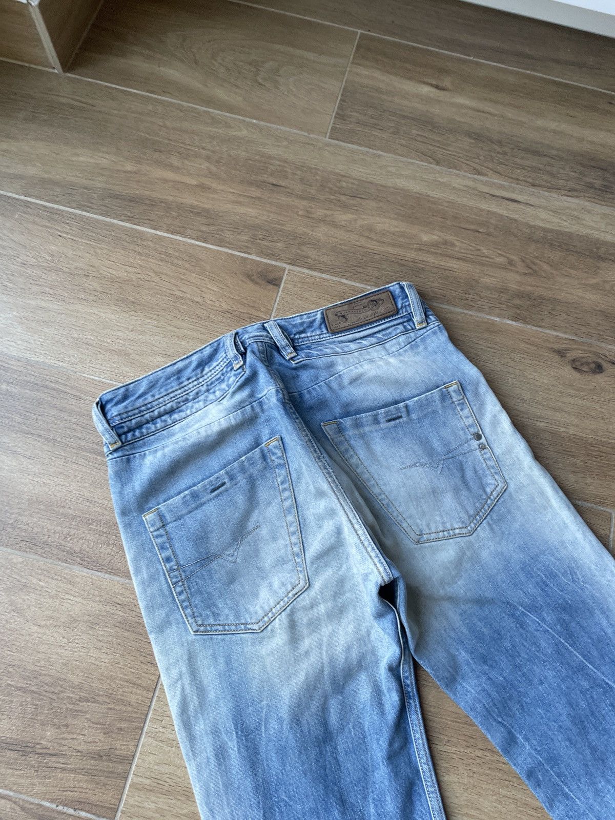 Diesel Vintage Diesel Jeans Faded Avant Garde Washed Japaneese Y2K Size US 30 / EU 46 - 7 Thumbnail