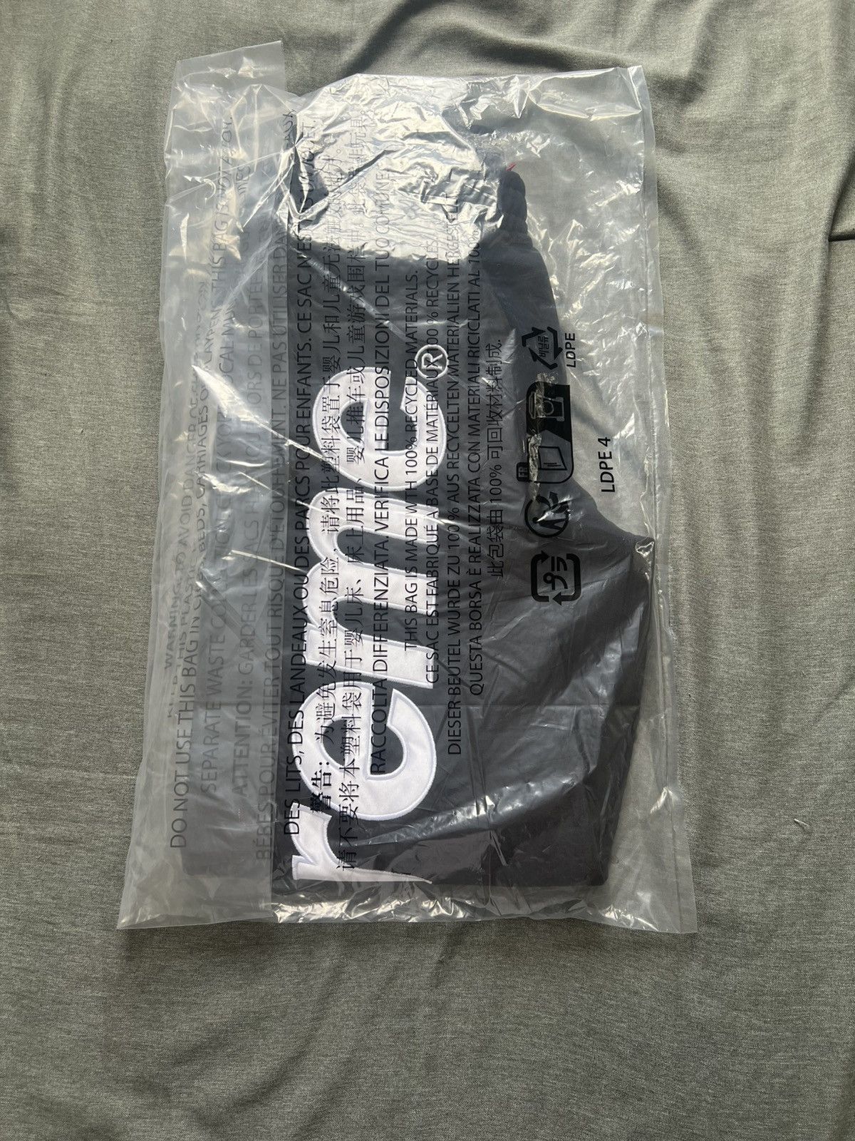 Supreme Supreme Satin Applique Sweatpants Black Size Small Size US 30 / EU 46 - 2 Thumbnail