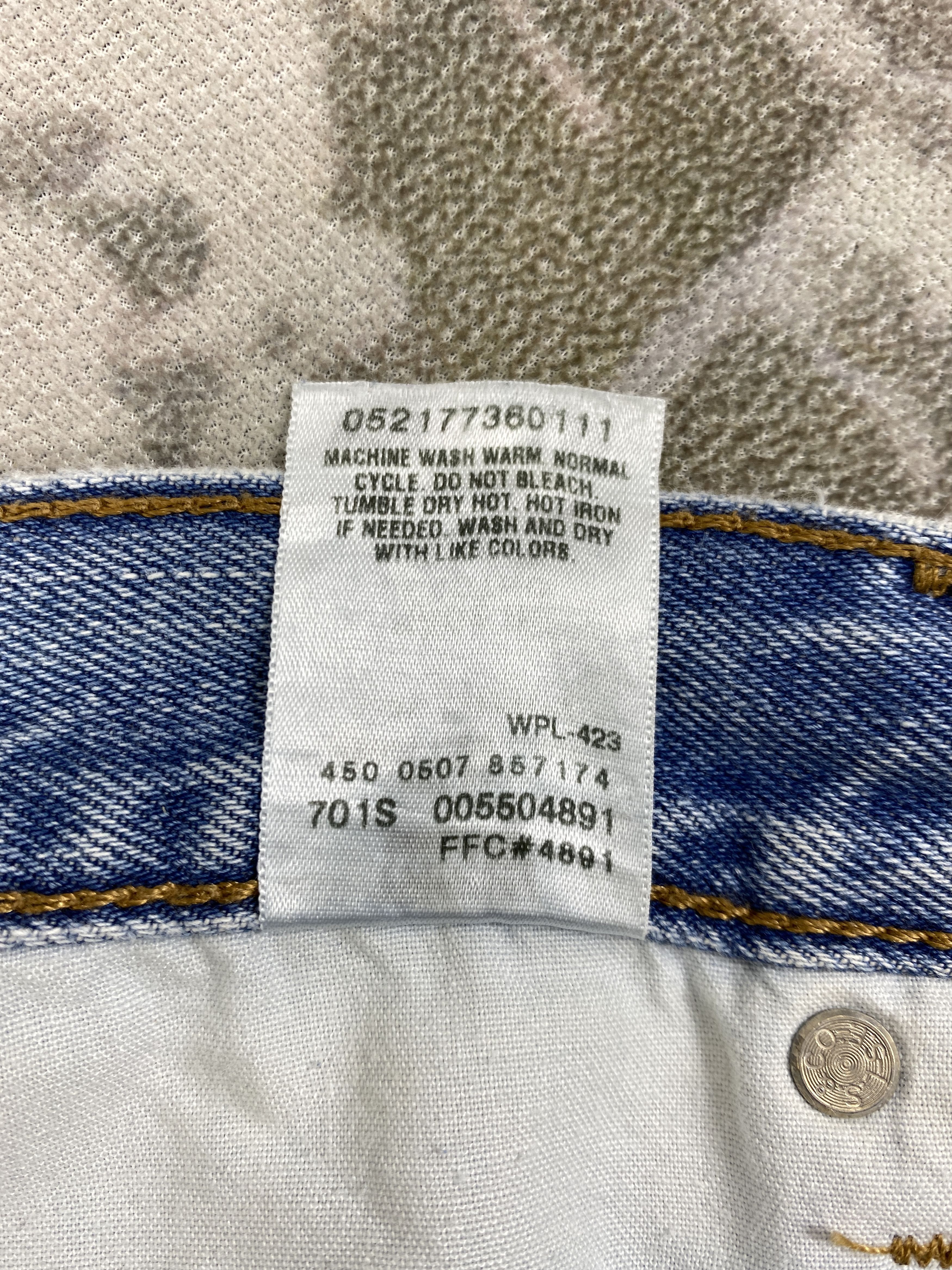 Levi's Mid Blue Vintage Levi's 550 Jeans 39x31 Denim -SJ033 Size US 39 - 10 Thumbnail