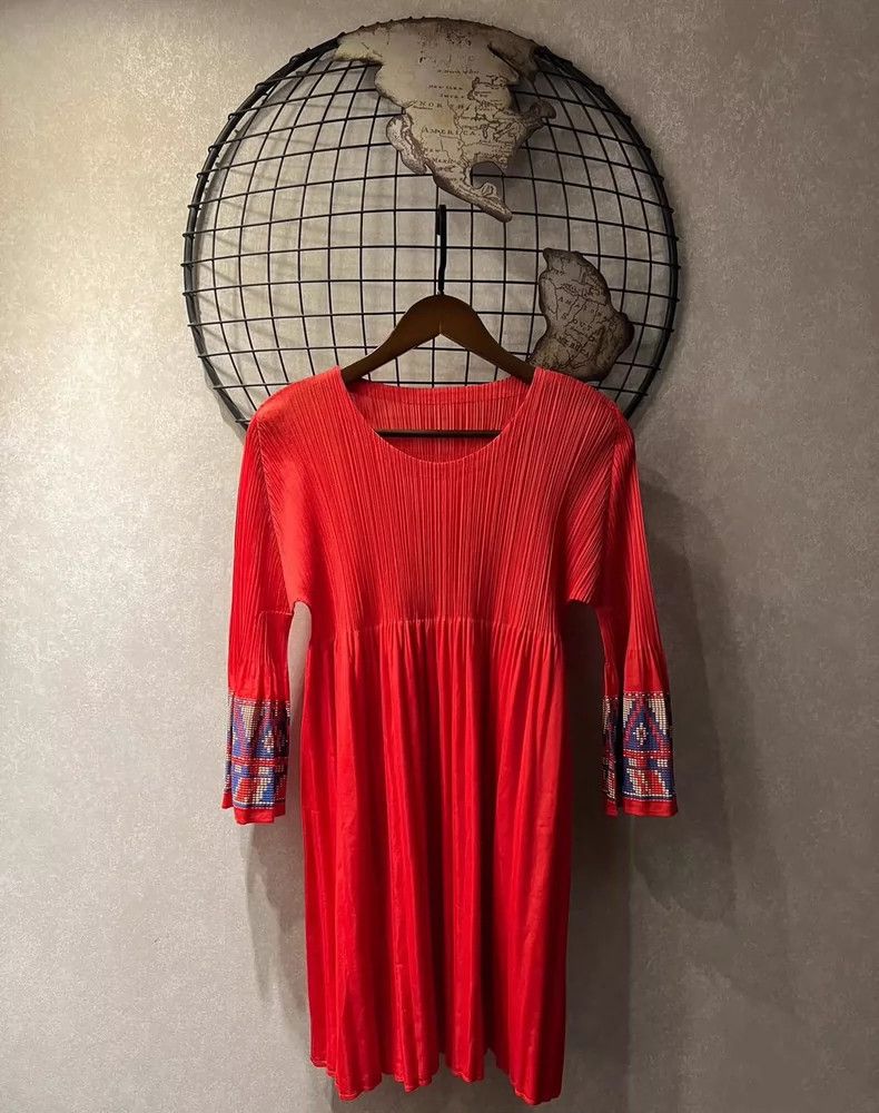 Issey Miyake Issey Miyake size:3 Red pleated dress Size XS / US 0-2 / IT 36-38 - 1 Thumbnail