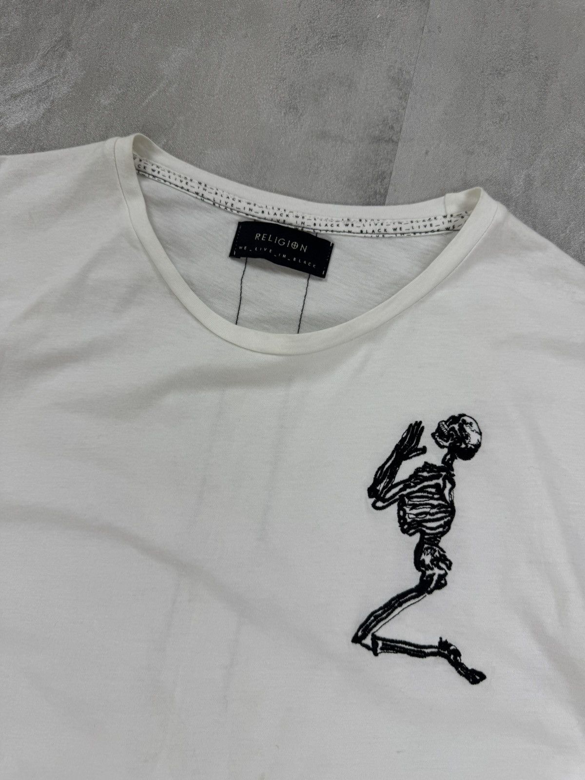 Other RELIGION Mens white T-T-shirt minimalistic Tee size L Size US L / EU 52-54 / 3 - 9 Thumbnail