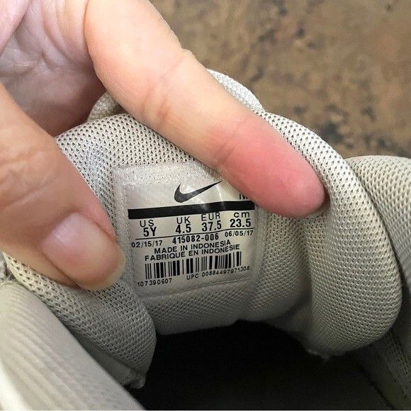 Nike Nike Air More Uptempo GS - 6.5/7US, Light Bone (2017) Size US 7 / IT 37 - 6 Thumbnail