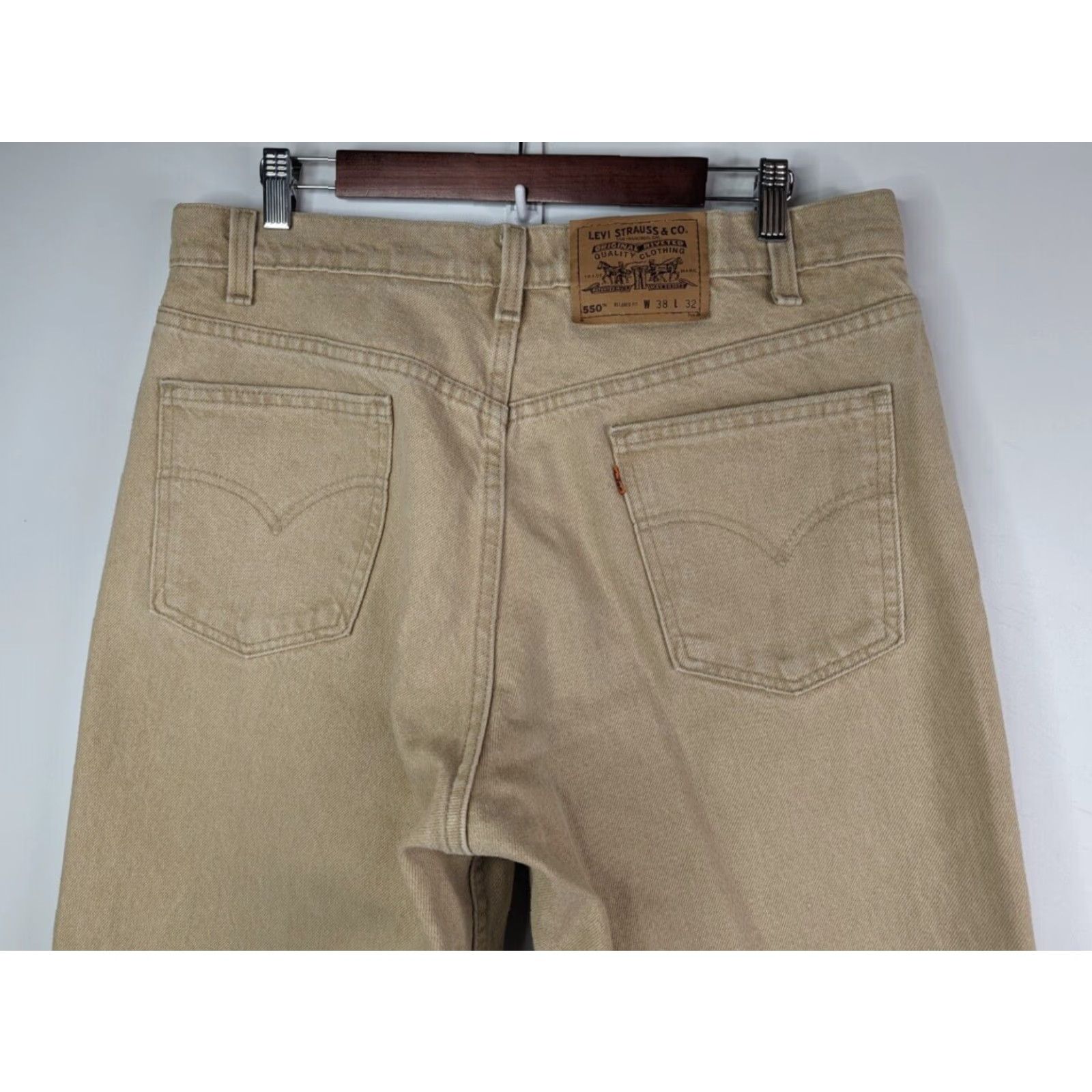 Levi's VINTAGE Levi's 550 Orange Tab Relaxed Fit Beige Denim Jeans 38x32 (Actual 36x32) Mens Jeans Beige Cotton Denim 550 Classic 90s Style Package?? Size US 36 / EU 52 - 6 Thumbnail