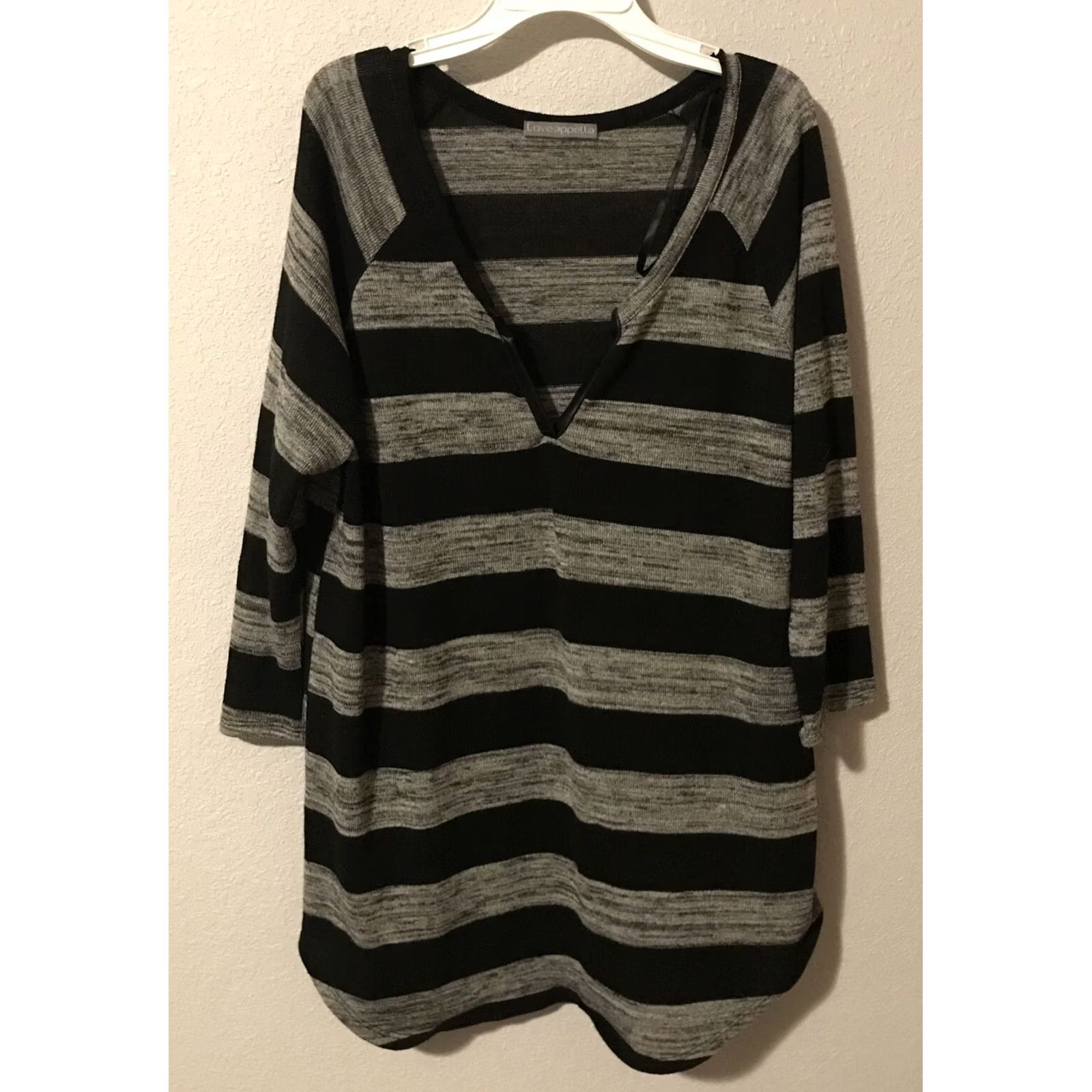 Vintage LOVEAPPELLA Blouse 3/4 Sleeve V-Neck Sheer Black Gray SZ L Large Womens Gracious Casual Shirt B538 Size L / US 10 / IT 46 - 2 Thumbnail