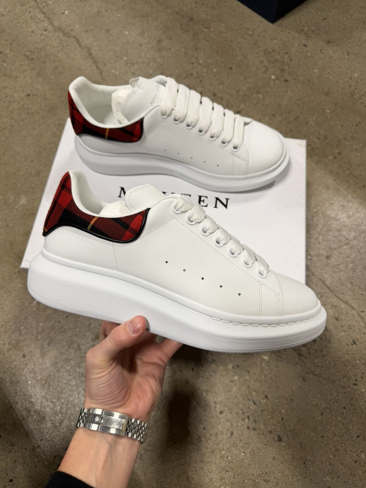 Alexander McQueen Alexander Mcqueen Oversized Sneaker NEW 700$ Size US 9.5 / EU 42-43 - 2 Thumbnail