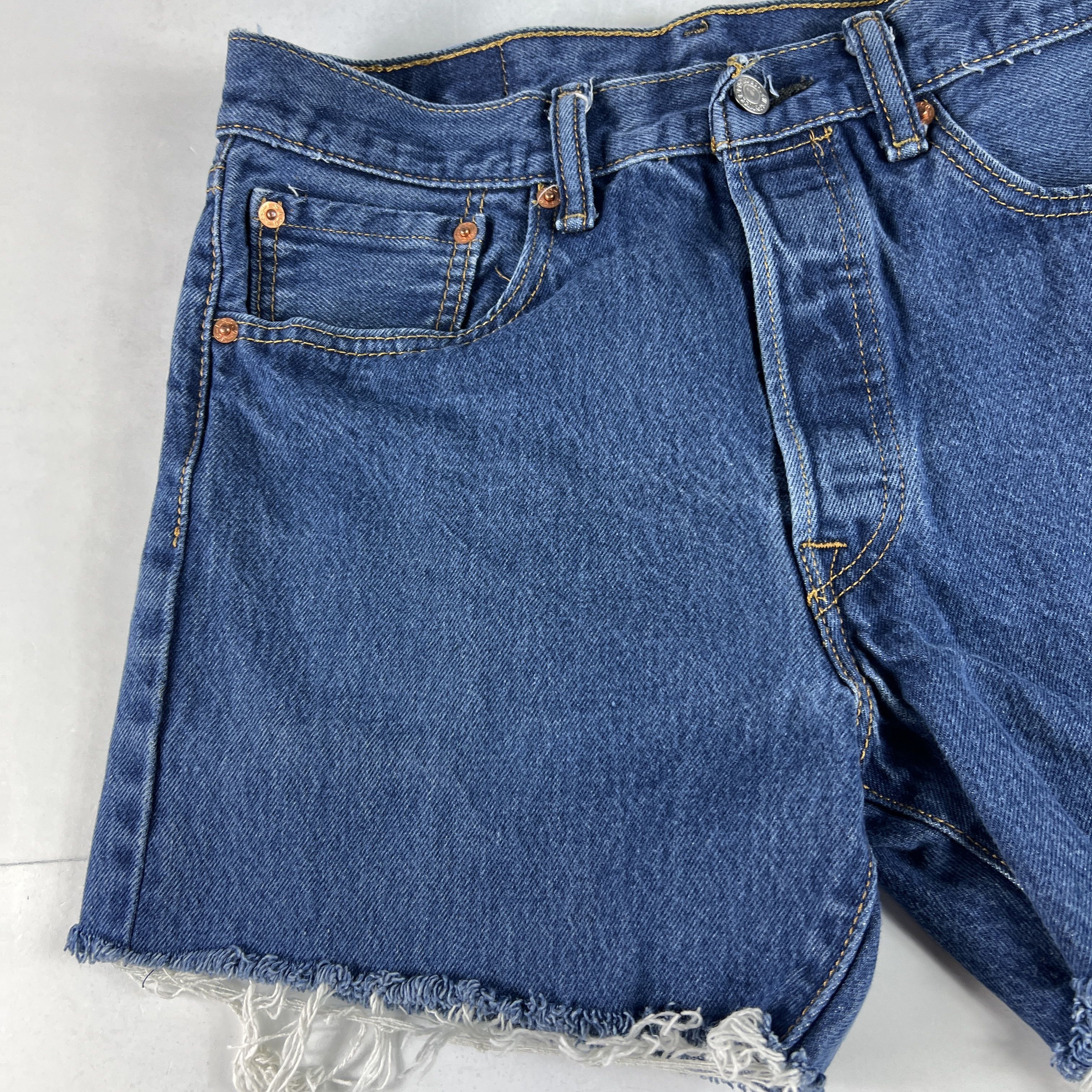 Levi's Levi's Jean Shorts 501 Straight Cut Off Frayed Denim Jorts Size US 30 / EU 46 - 2 Thumbnail
