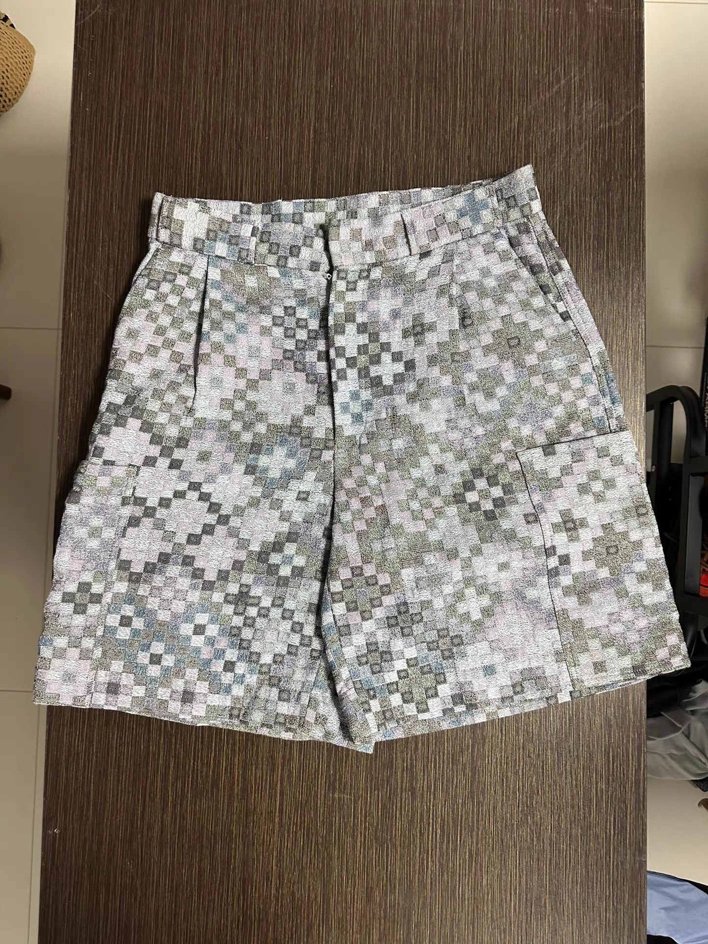 Armani Armani Men's Shorts with Mexican Tile Pattern K18 Size US 32 / EU 48 - 1 Thumbnail