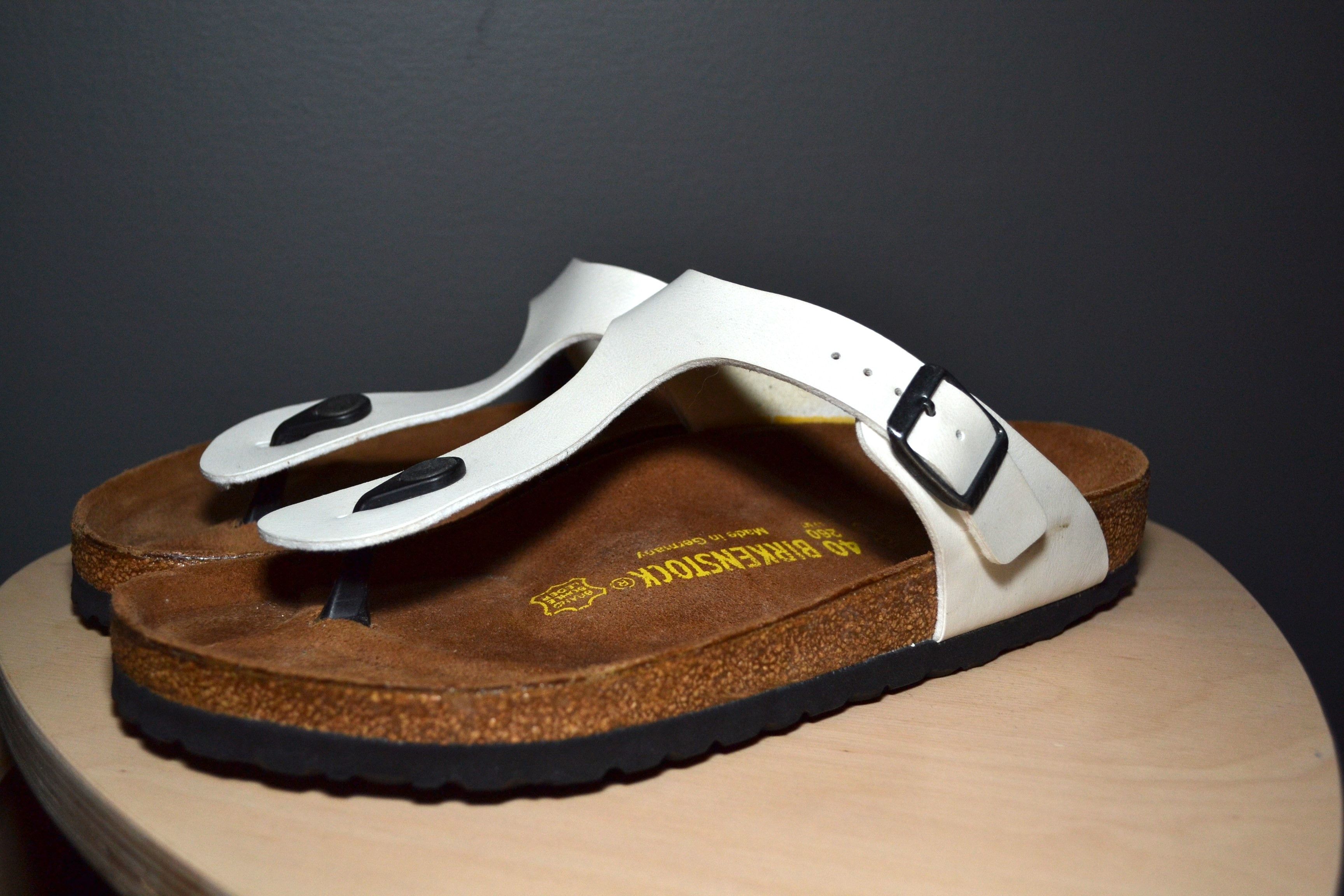 Birkenstock Birkenstock Gizeh White Regular US Men's 7 Women's 9 - EU 40 Size US 7 / EU 40 - 2 Thumbnail