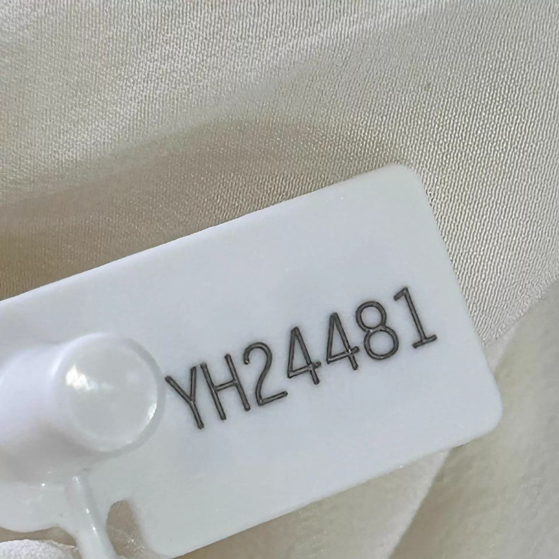 Burberry Burberry Silk Long-Sleeve Shirt White UK4 Size XS / US 0-2 / IT 36-38 - 6 Thumbnail