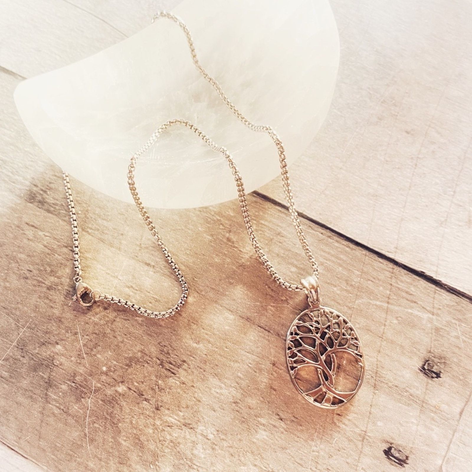 The Unbranded Brand Tree Of Life Stainless Steel Necklace Rounded Box Chain Size ONE SIZE - 1 Thumbnail
