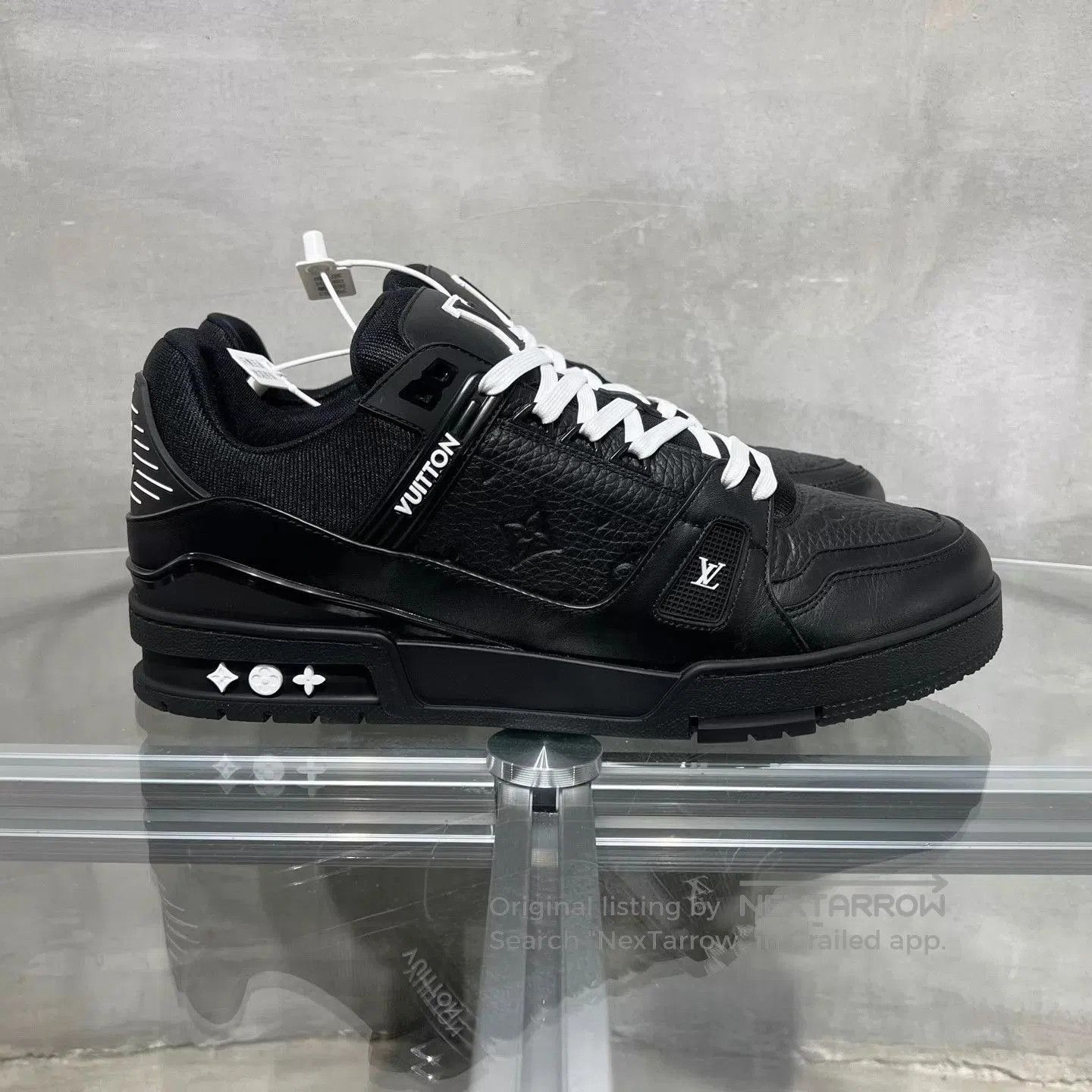 Louis Vuitton Black Low-Top Sneakers Size 11. Size US 11 / EU 44 - 4 Thumbnail
