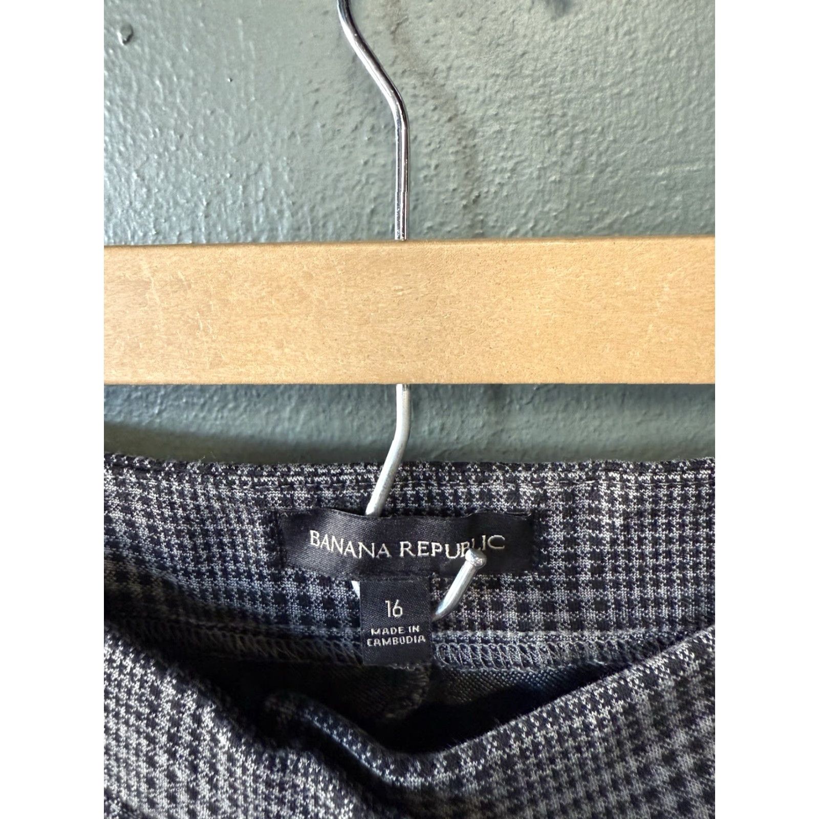 Banana Republic Banana Republic Womens Gray Plaid Cropped Business Pants Straight Leg Size 16 Size 38" / US 16 / IT 52 - 3 Thumbnail