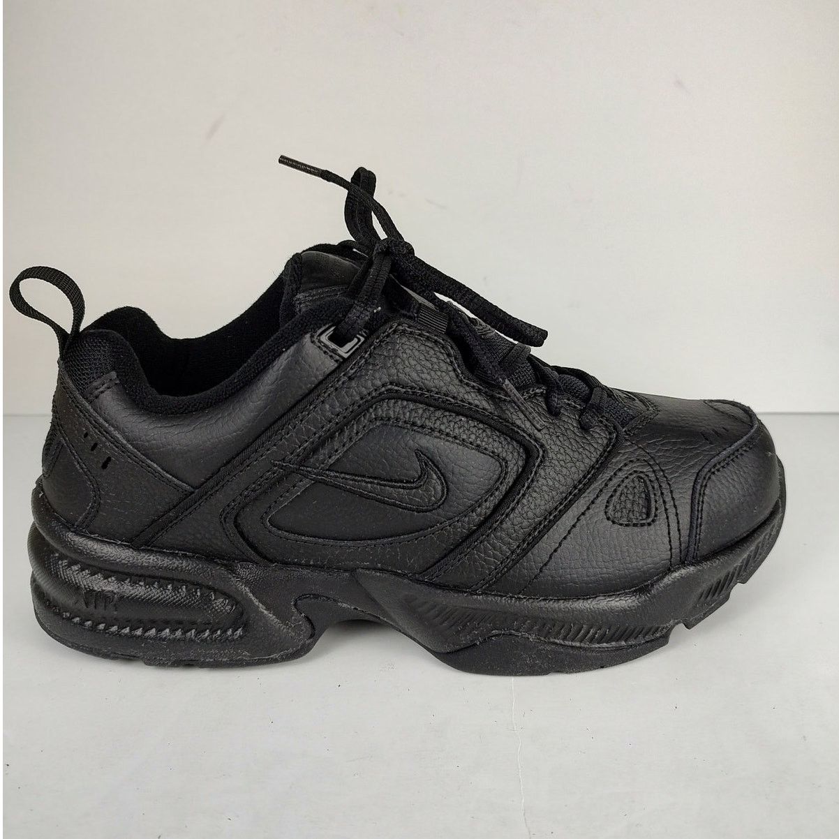 Nike VTG Y2K nike air monarch II streetwear athletic shoes mens 8 Size US 8 / EU 41 - 1 Thumbnail