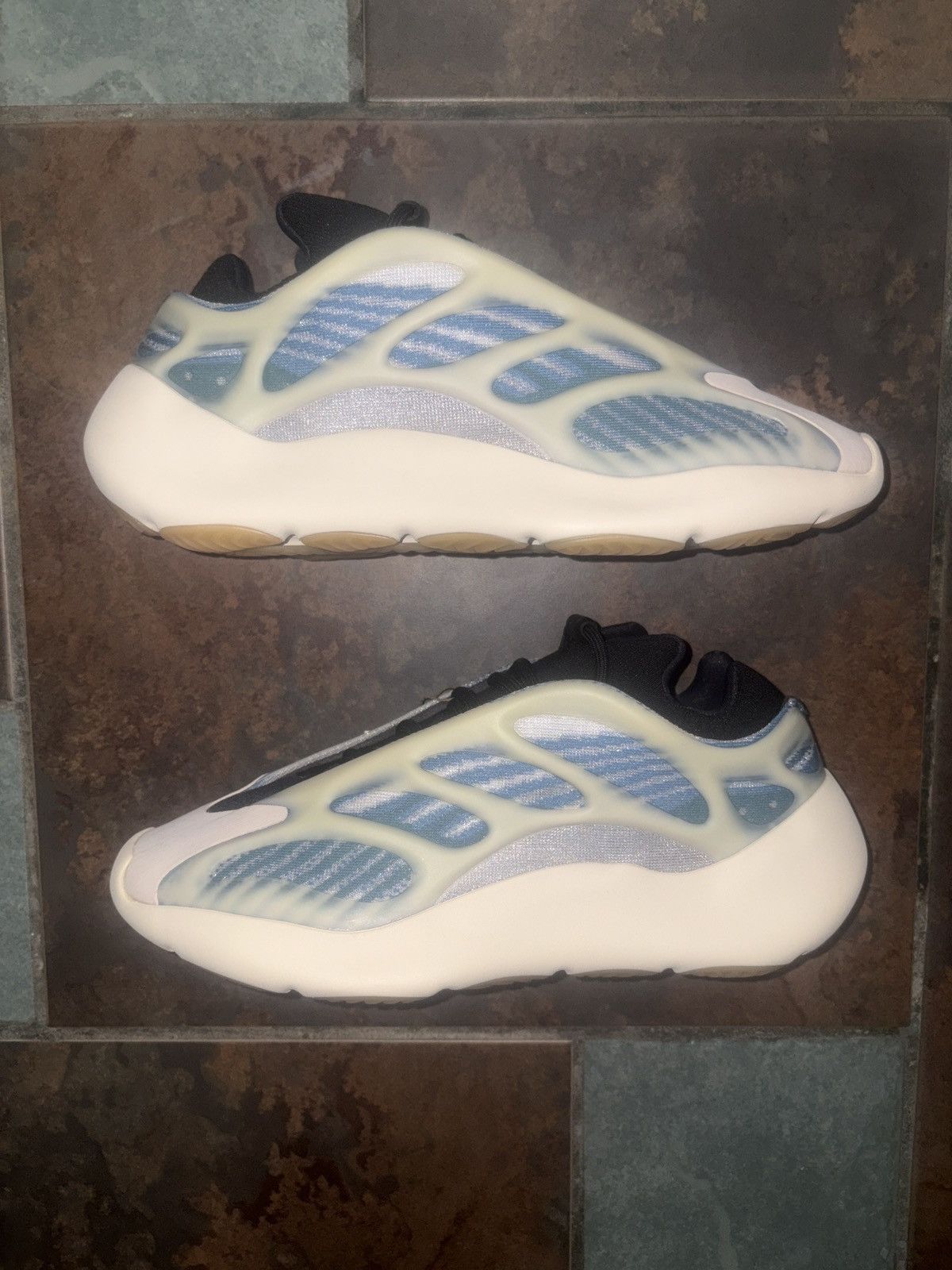 Adidas × Kanye West Adidas Yeezy 700 V3 “Kyanite” Size 9 Size US 9 / EU 42 - 1 Thumbnail