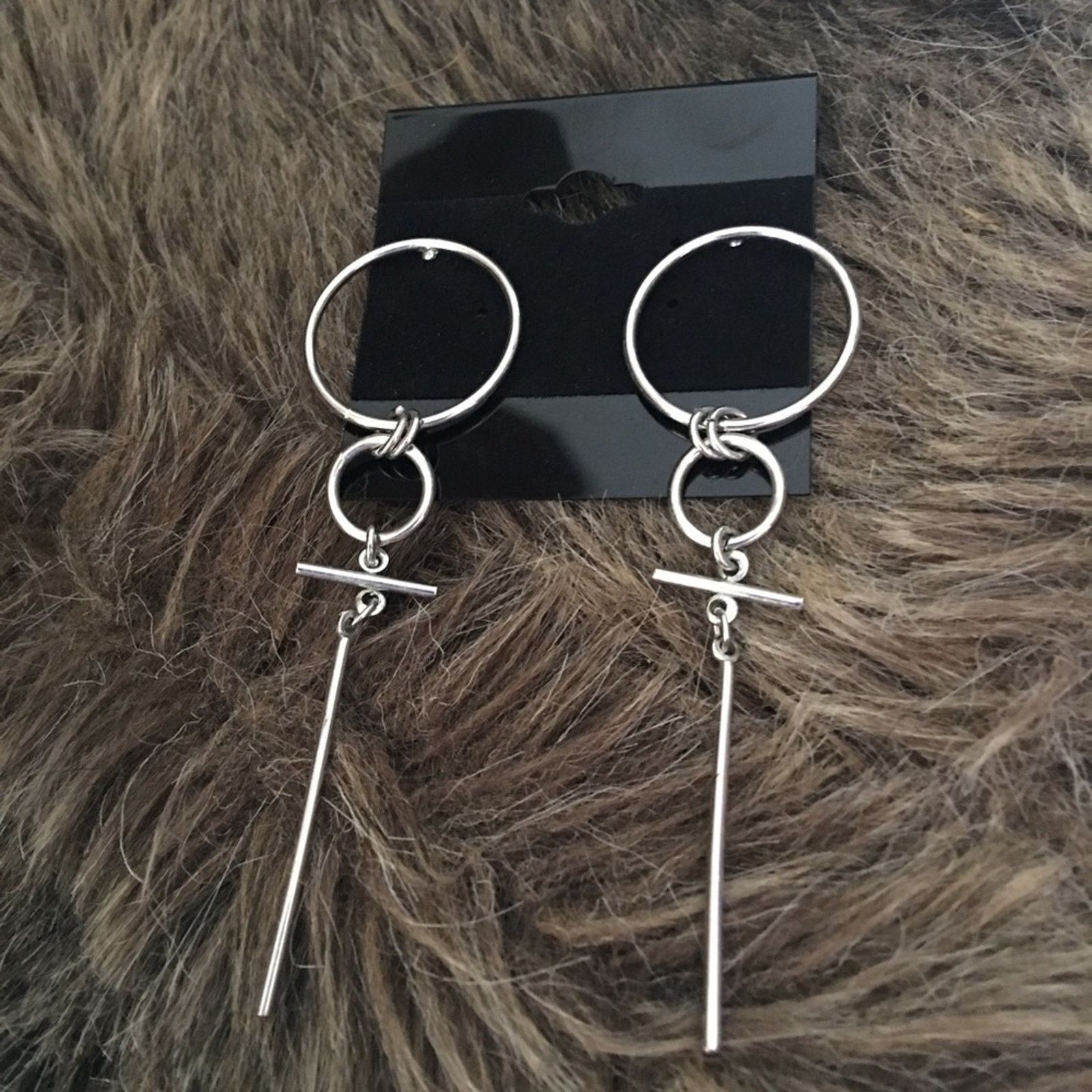 Jewelry Silver tone dagger tassel pierced earrings Size ONE SIZE - 2 Thumbnail