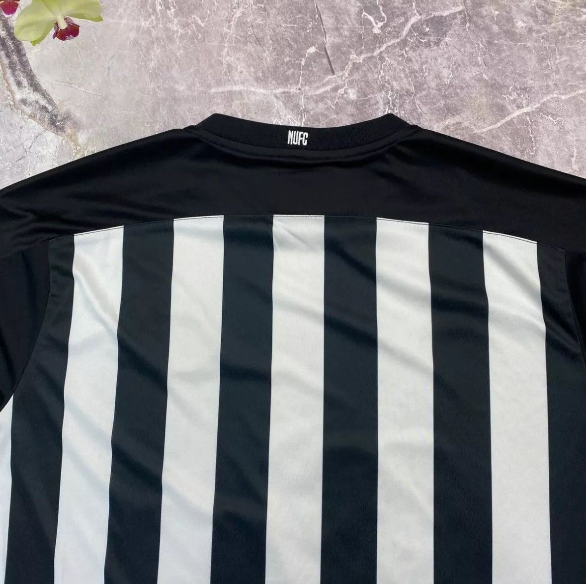 Puma NEWCASTLE UNITED 2017/2018 HOME FOOTBALL SHIRT PUMA JERSEY Size US XL / EU 56 / 4 - 11 Thumbnail
