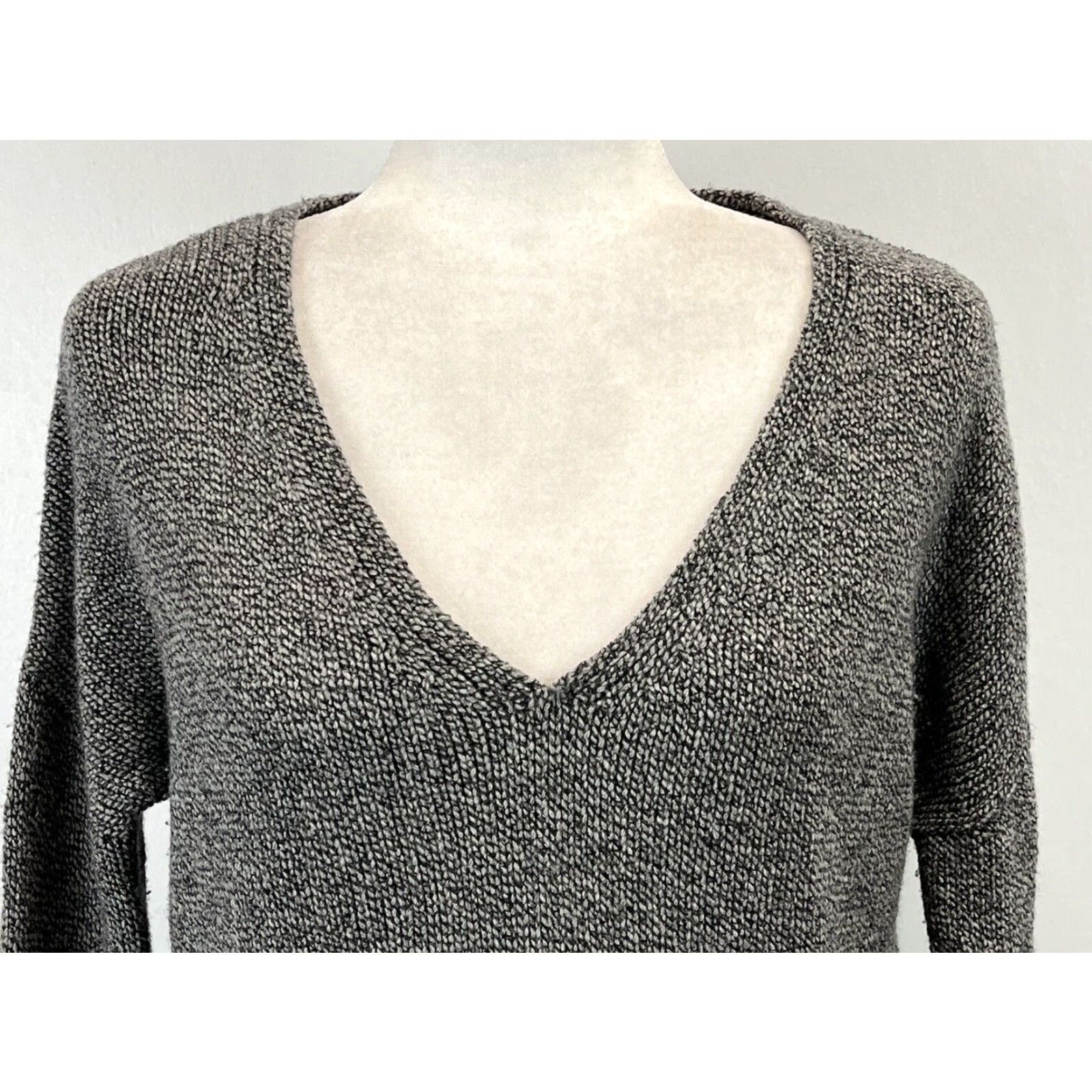 Theory VINTAGE Theory Knit Pullover Sweater M Gray Wool Blend Long Sleeve V-Neck Womens Size M / US 6-8 / IT 42-44 - 5 Thumbnail
