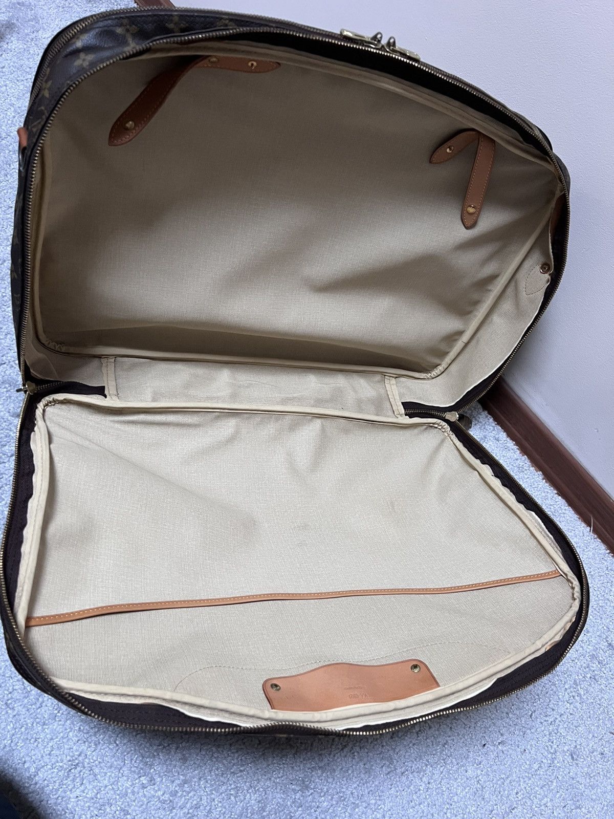 Louis Vuitton Louis Vuitton Alize 60 Monogram Travel Bag Size ONE SIZE - 11 Thumbnail