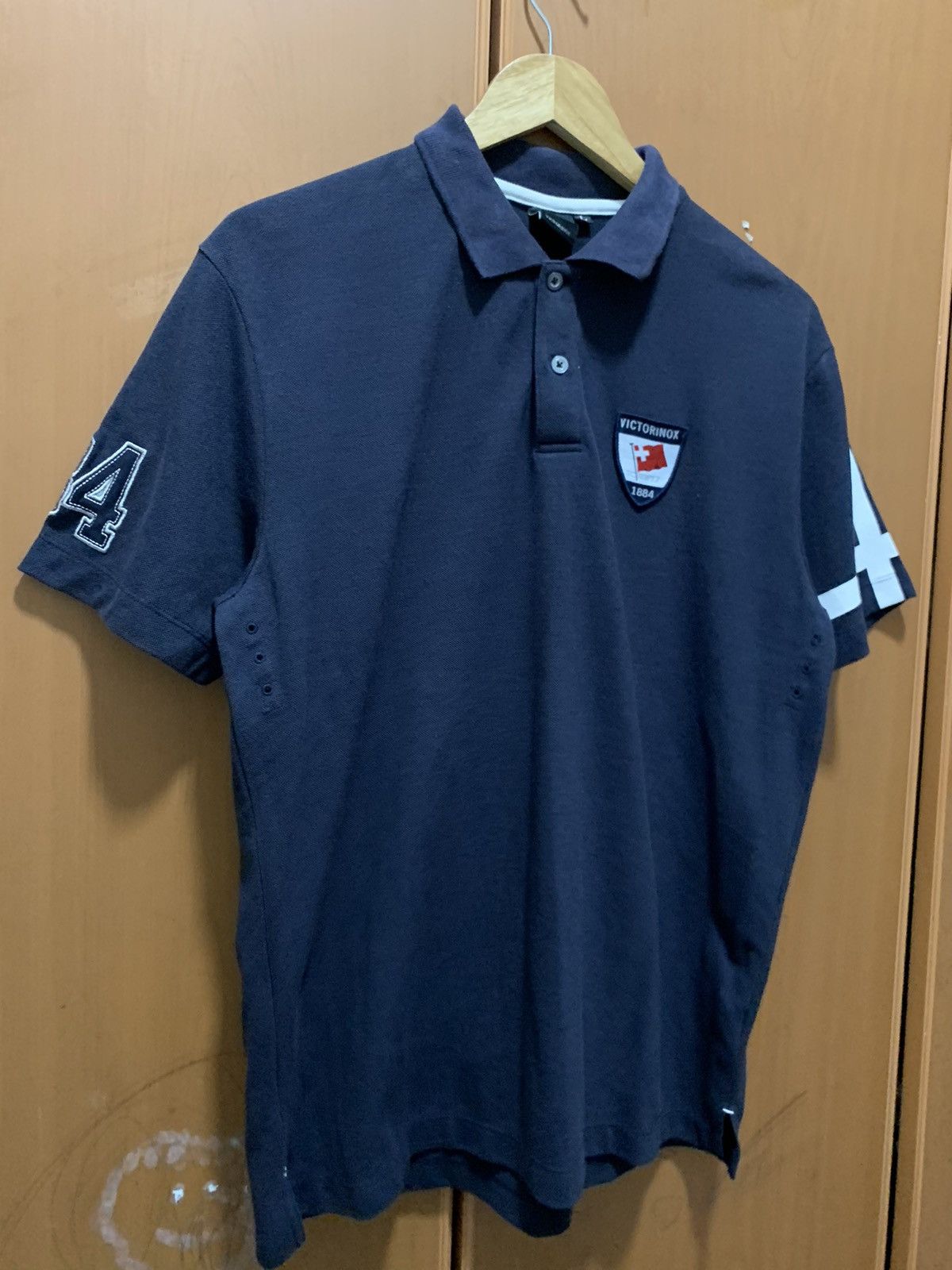 Victorinox Victorinox Polo Shirt Swiss Cross Shield Emblem Size US L / EU 52-54 / 3 - 3 Thumbnail