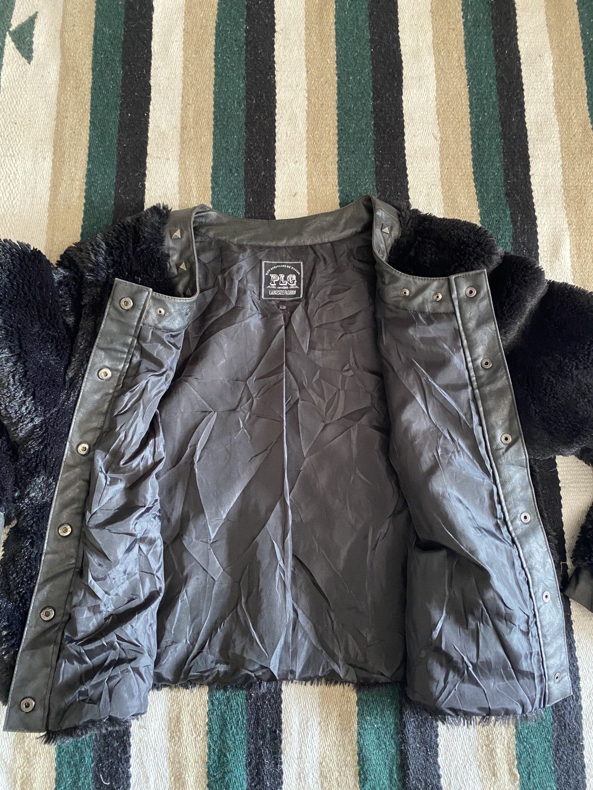 Le Grande Bleu (L.G.B.) Faux Fur Cropped Studded Jacket Dolce & Gabbana Style Y2K Size US L / EU 52-54 / 3 - 12 Thumbnail