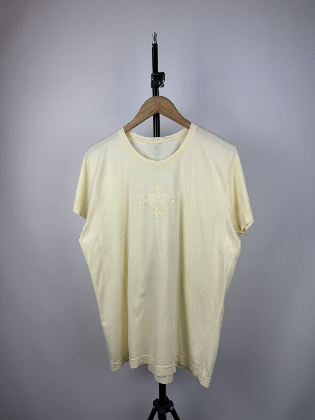Japanese Brand × Vintage Vintage 90s Japanese style Embroidered Central LOGO Tshirt Size US L / EU 52-54 / 3 - 1 Thumbnail